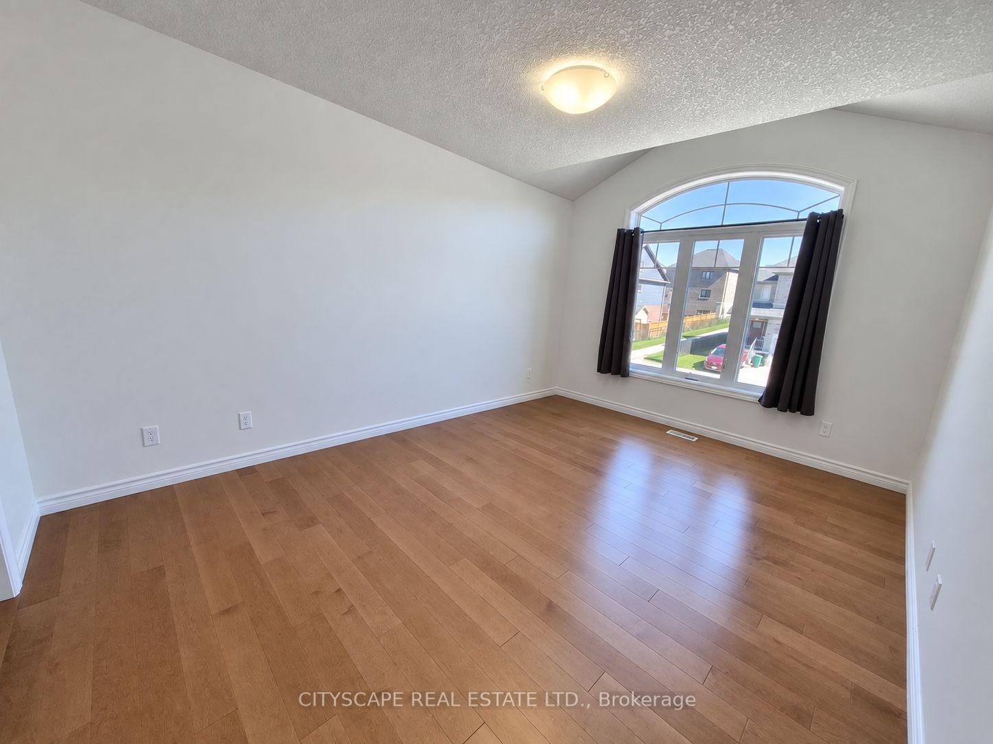 Photo 20 of Unit 16, 125 Hollybrook Trail, Kitchener, Doon South — HOMEH