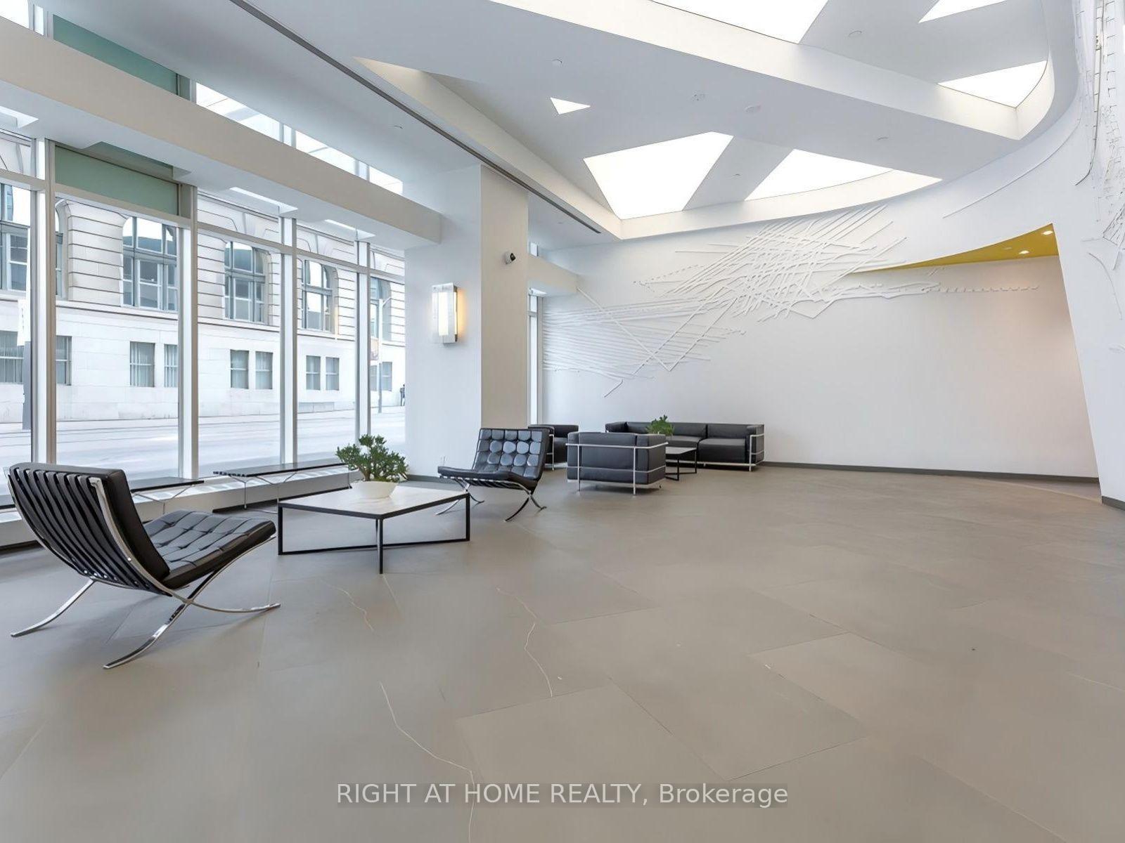 Photo 3 of Unit 4004, 8 The Esplanade, Toronto, Waterfront Communities — HOMEH
