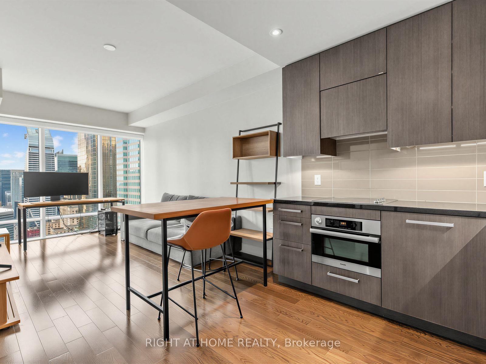 Photo 7 of Unit 4004, 8 The Esplanade, Toronto, Waterfront Communities — HOMEH