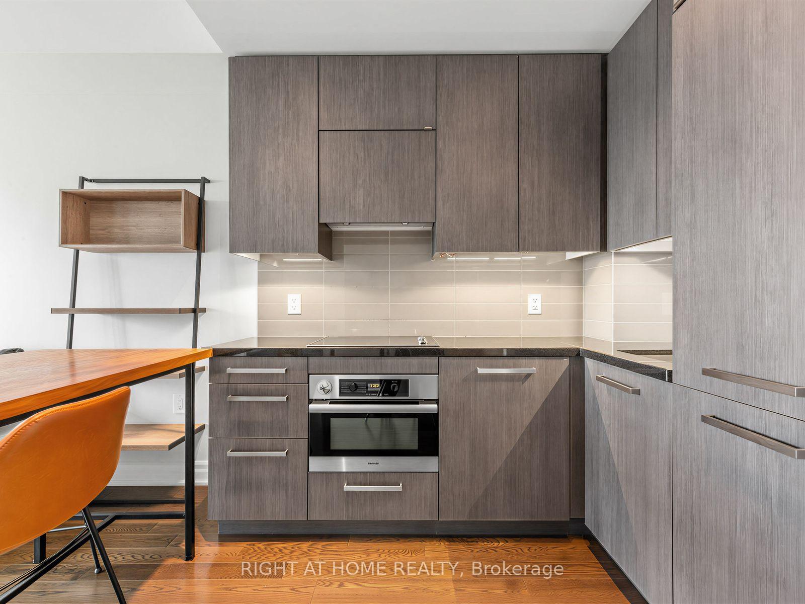Photo 9 of Unit 4004, 8 The Esplanade, Toronto, Waterfront Communities — HOMEH