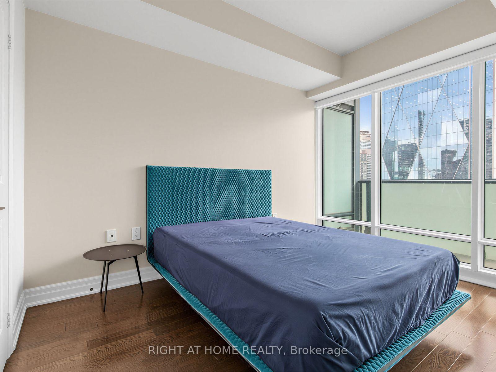 Photo 15 of Unit 4004, 8 The Esplanade, Toronto, Waterfront Communities — HOMEH