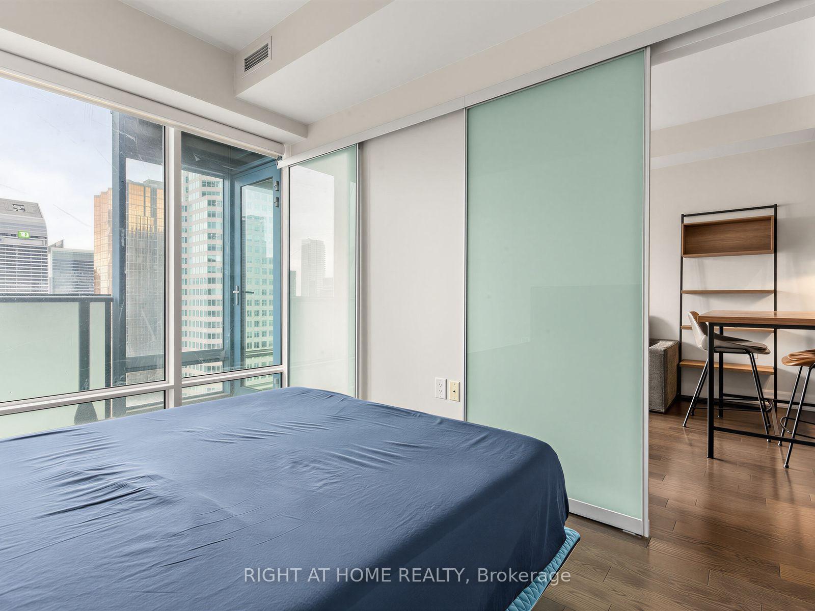 Photo 16 of Unit 4004, 8 The Esplanade, Toronto, Waterfront Communities — HOMEH