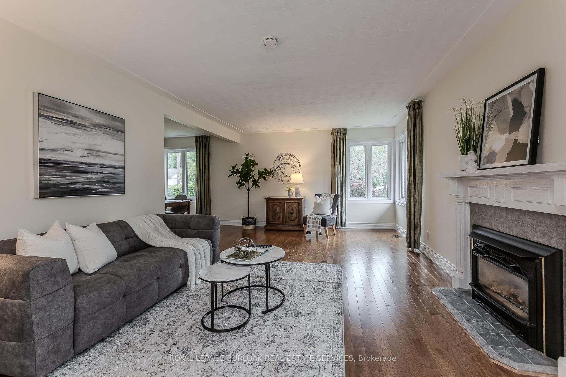 Photo 3 of 724 George Street, Burlington, Brant — HOMEH