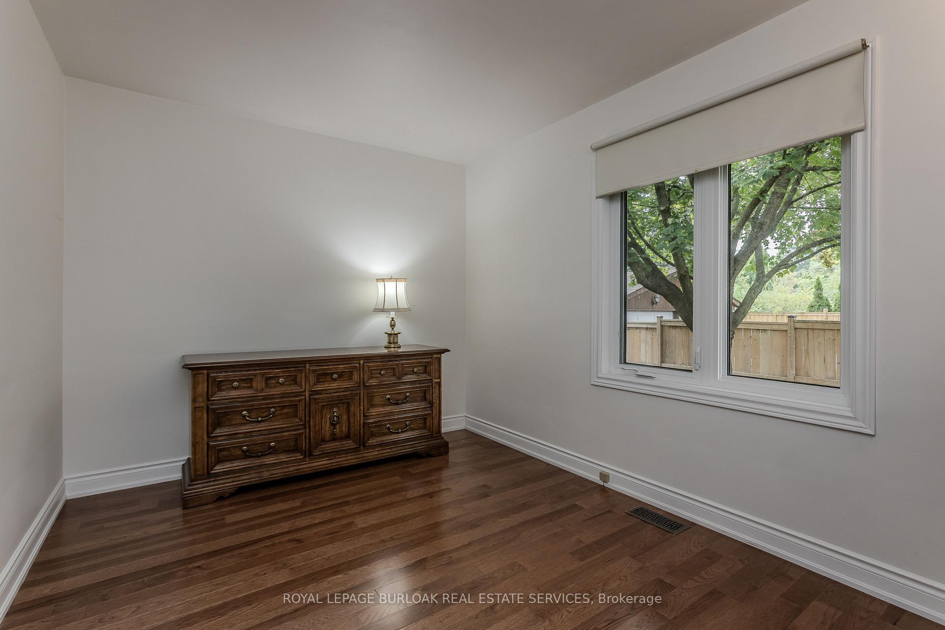 Photo 12 of 724 George Street, Burlington, Brant — HOMEH