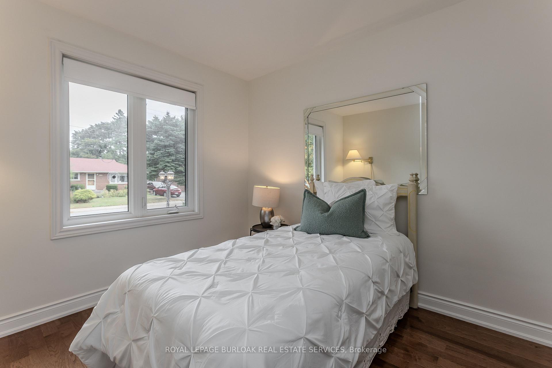 Photo 14 of 724 George Street, Burlington, Brant — HOMEH