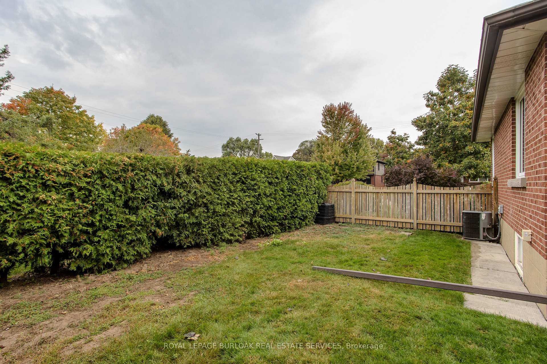 Photo 23 of 724 George Street, Burlington, Brant — HOMEH