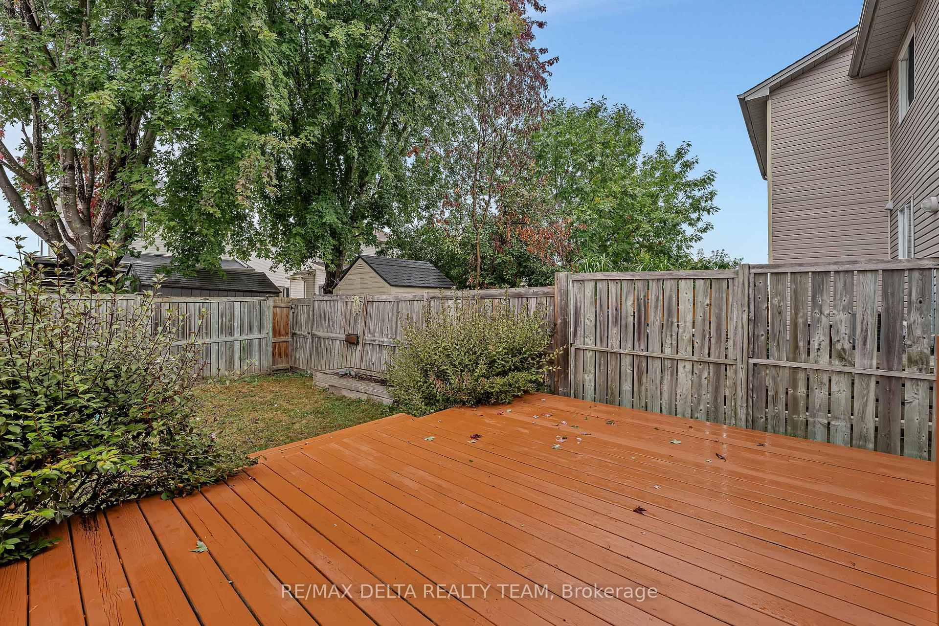 Photo 28 of 858 Como Crescent, Ottawa, Fallingbrook/Pineridge — HOMEH