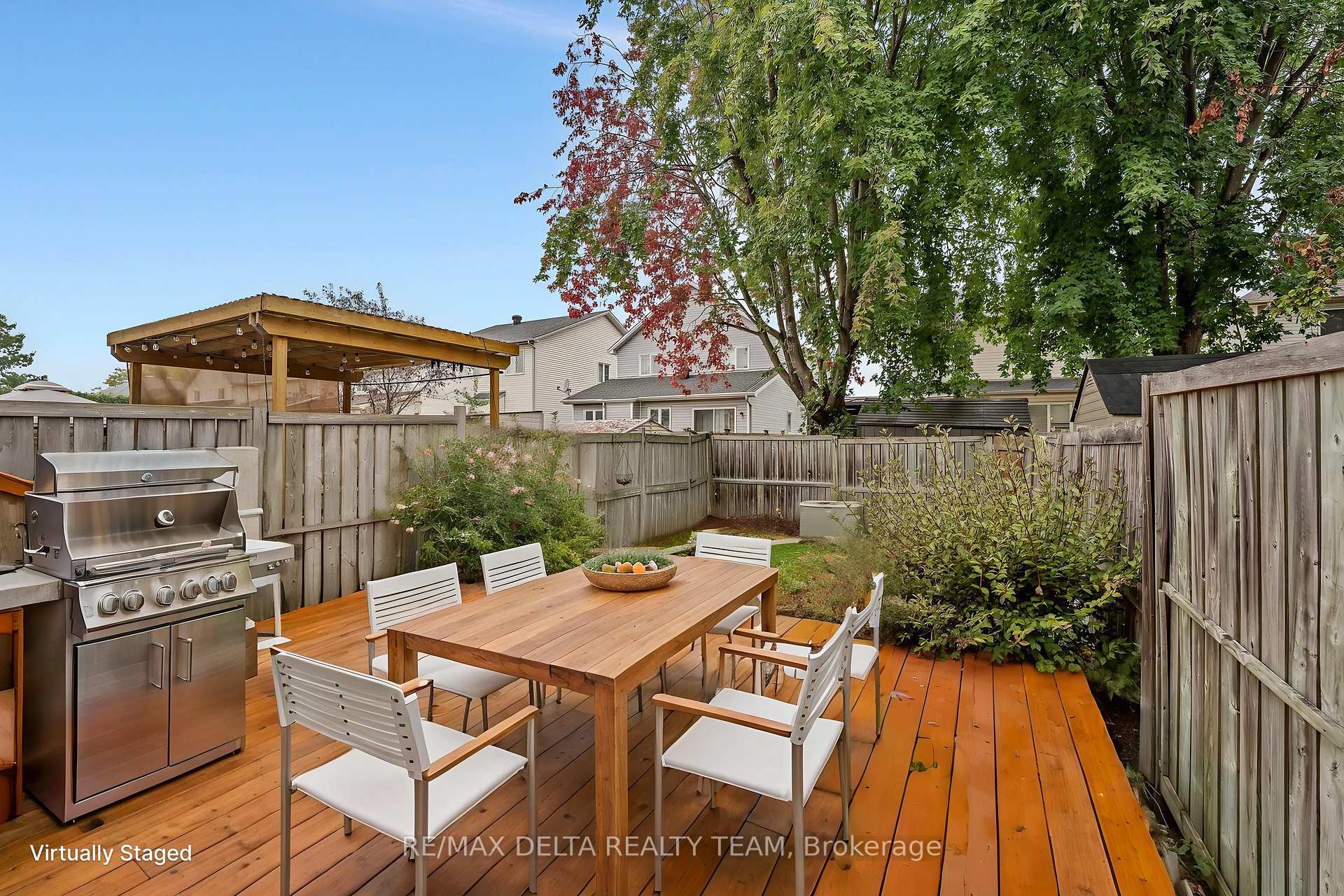 Photo 29 of 858 Como Crescent, Ottawa, Fallingbrook/Pineridge — HOMEH