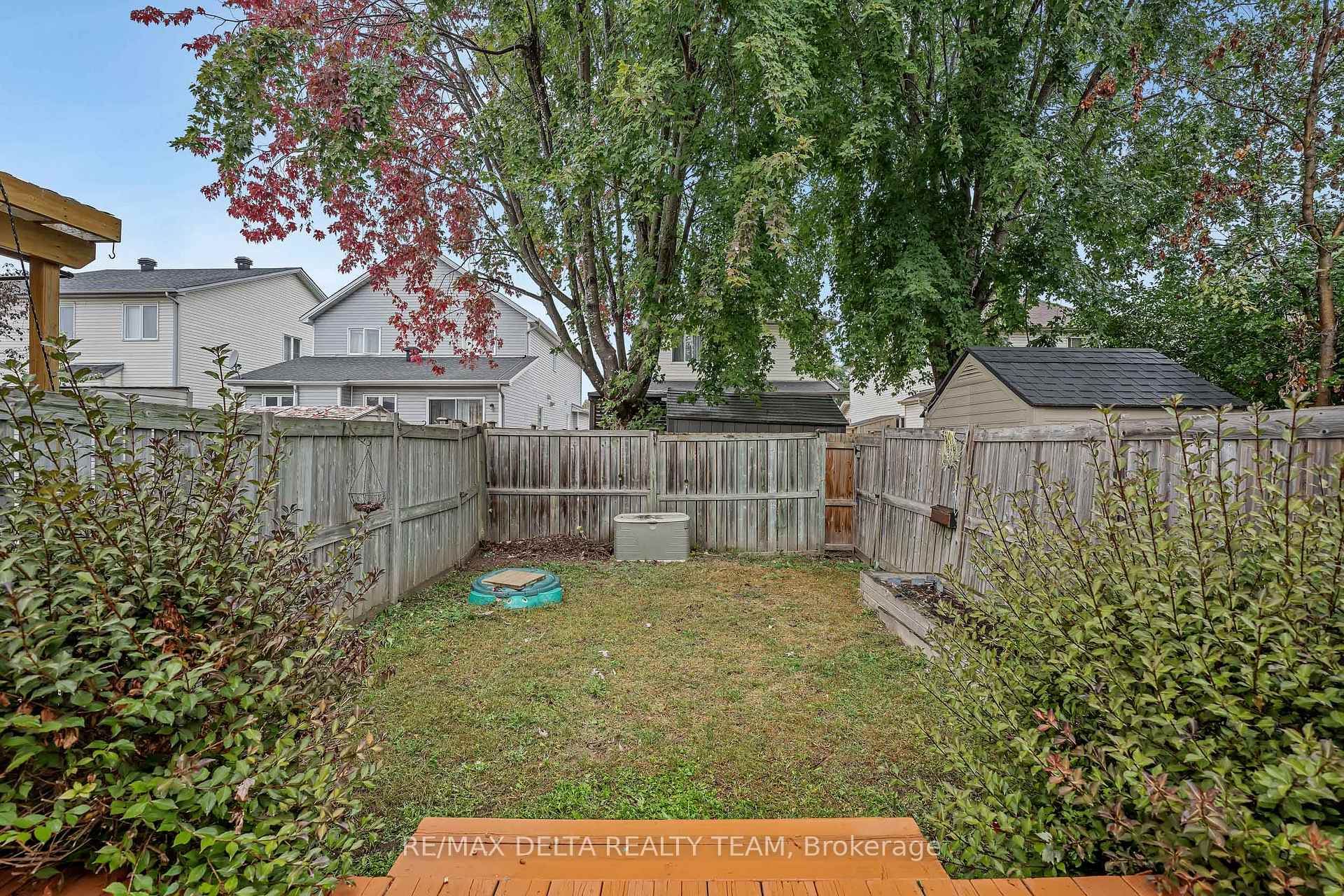 Photo 31 of 858 Como Crescent, Ottawa, Fallingbrook/Pineridge — HOMEH
