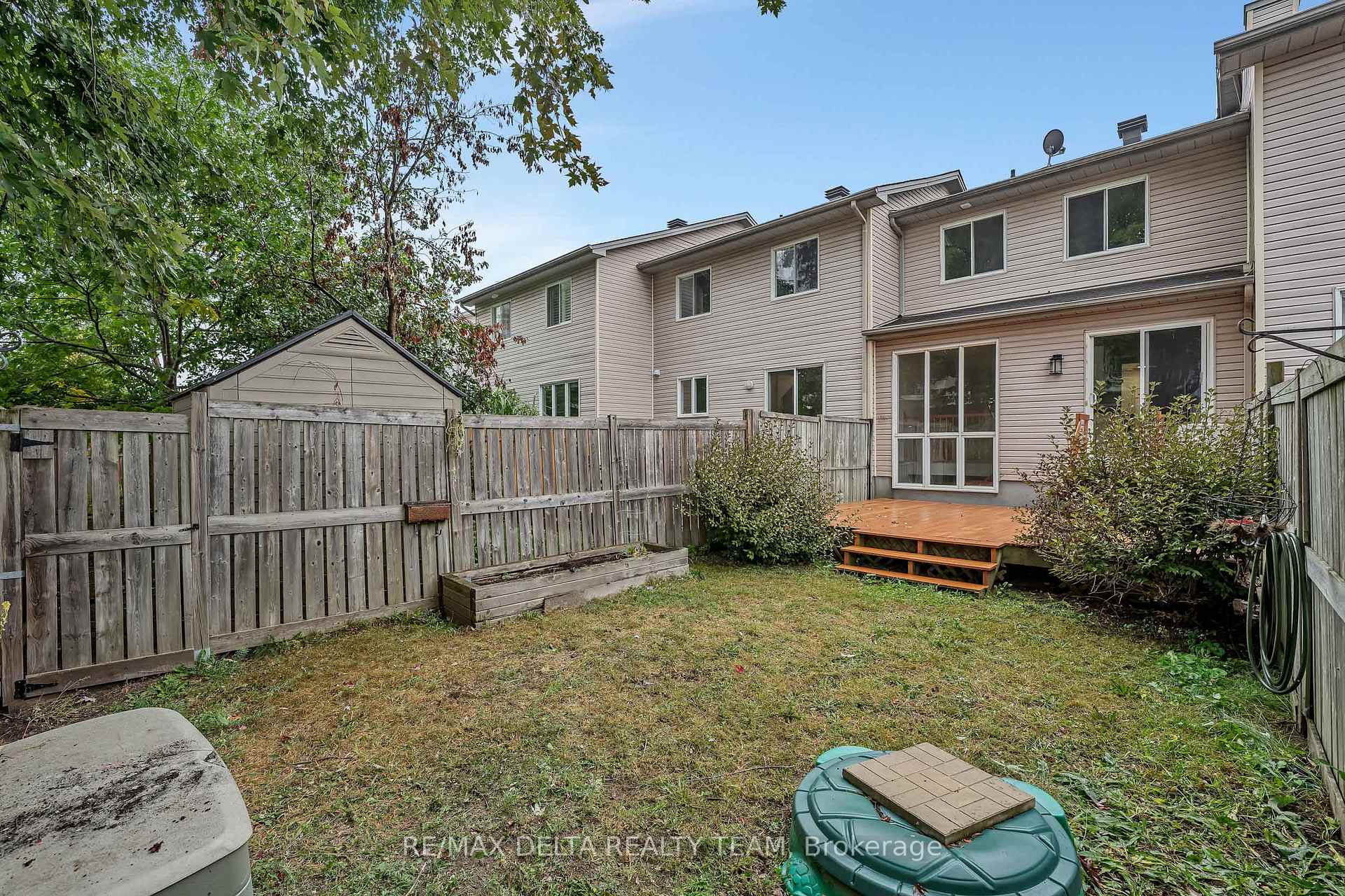 Photo 34 of 858 Como Crescent, Ottawa, Fallingbrook/Pineridge — HOMEH