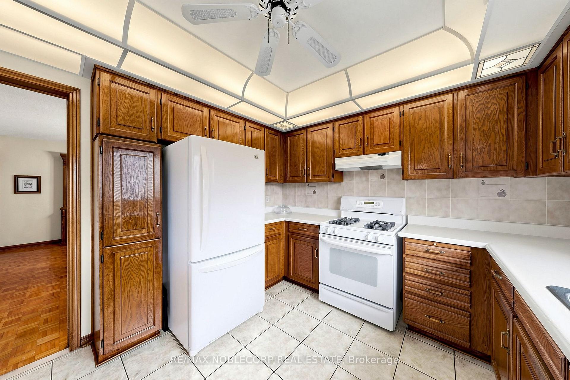 Photo 28 of 162 Venetian Crescent, Vaughan, East Woodbridge — HOMEH