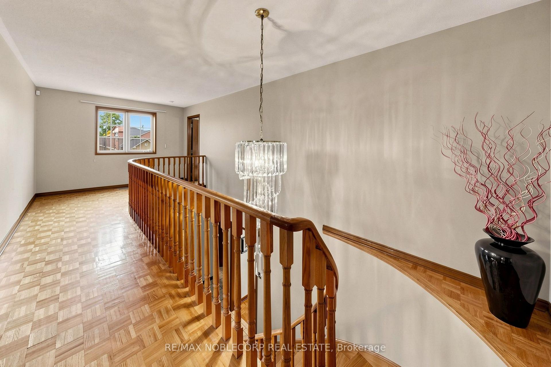 Photo 36 of 162 Venetian Crescent, Vaughan, East Woodbridge — HOMEH