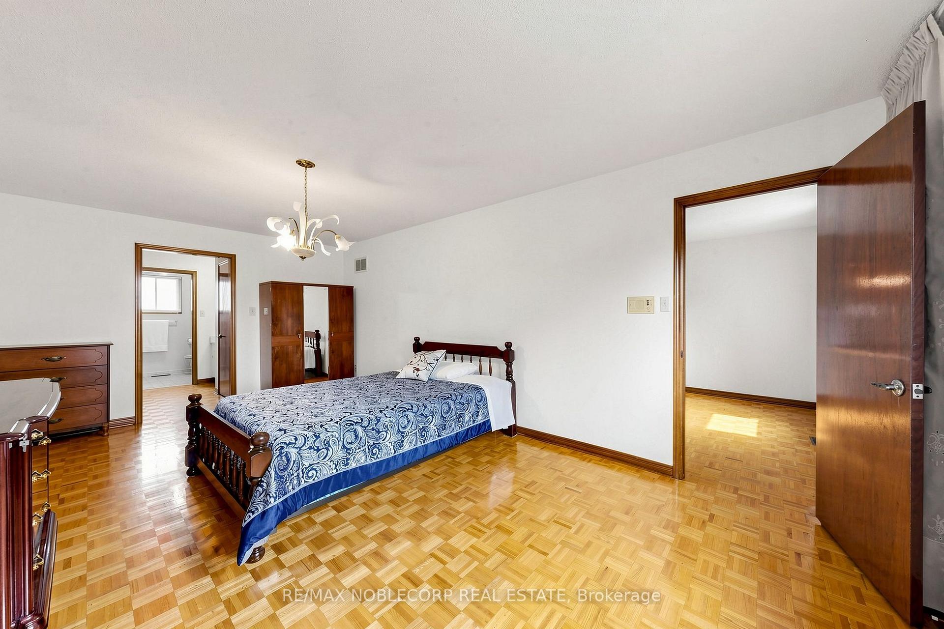 Photo 39 of 162 Venetian Crescent, Vaughan, East Woodbridge — HOMEH