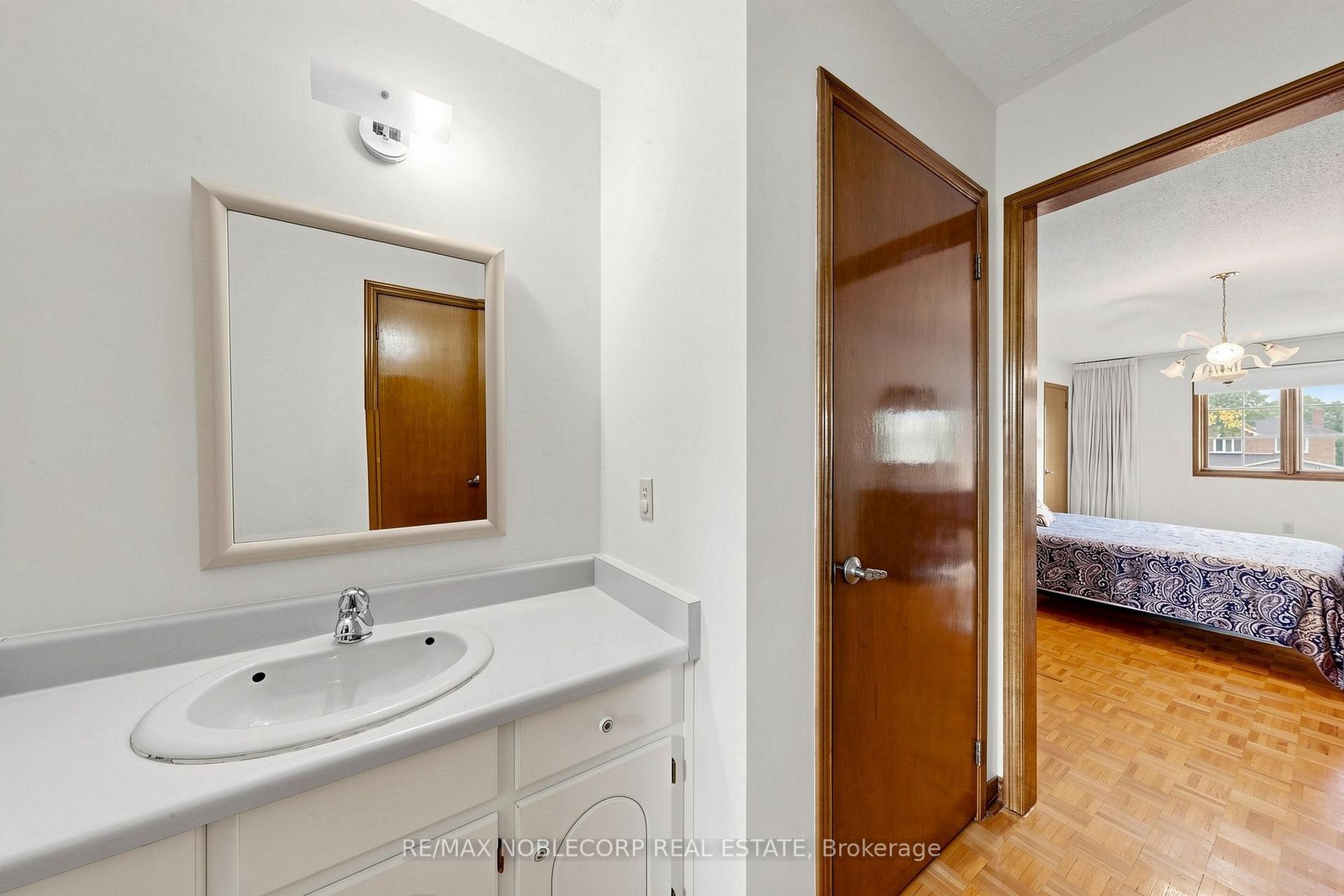 Photo 40 of 162 Venetian Crescent, Vaughan, East Woodbridge — HOMEH