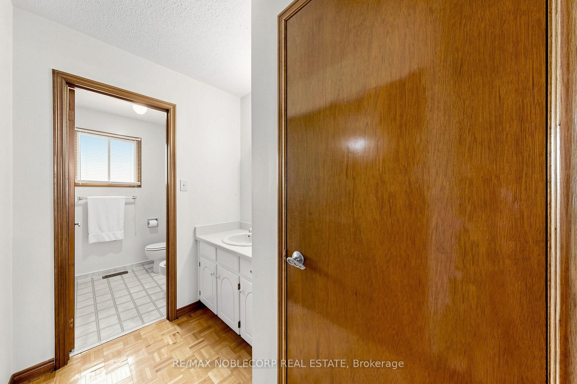 Photo 41 of 162 Venetian Crescent, Vaughan, East Woodbridge — HOMEH