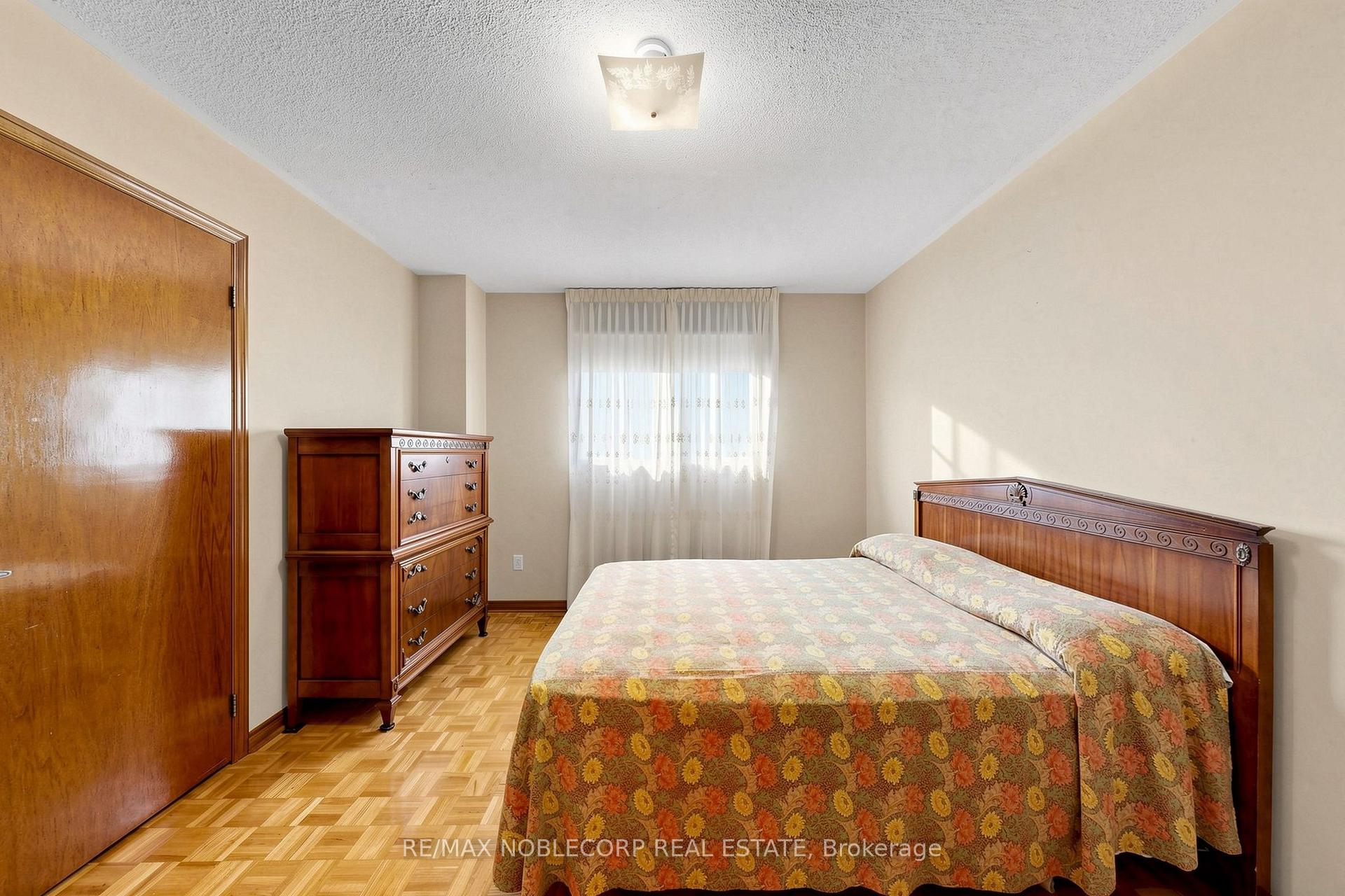 Photo 51 of 162 Venetian Crescent, Vaughan, East Woodbridge — HOMEH