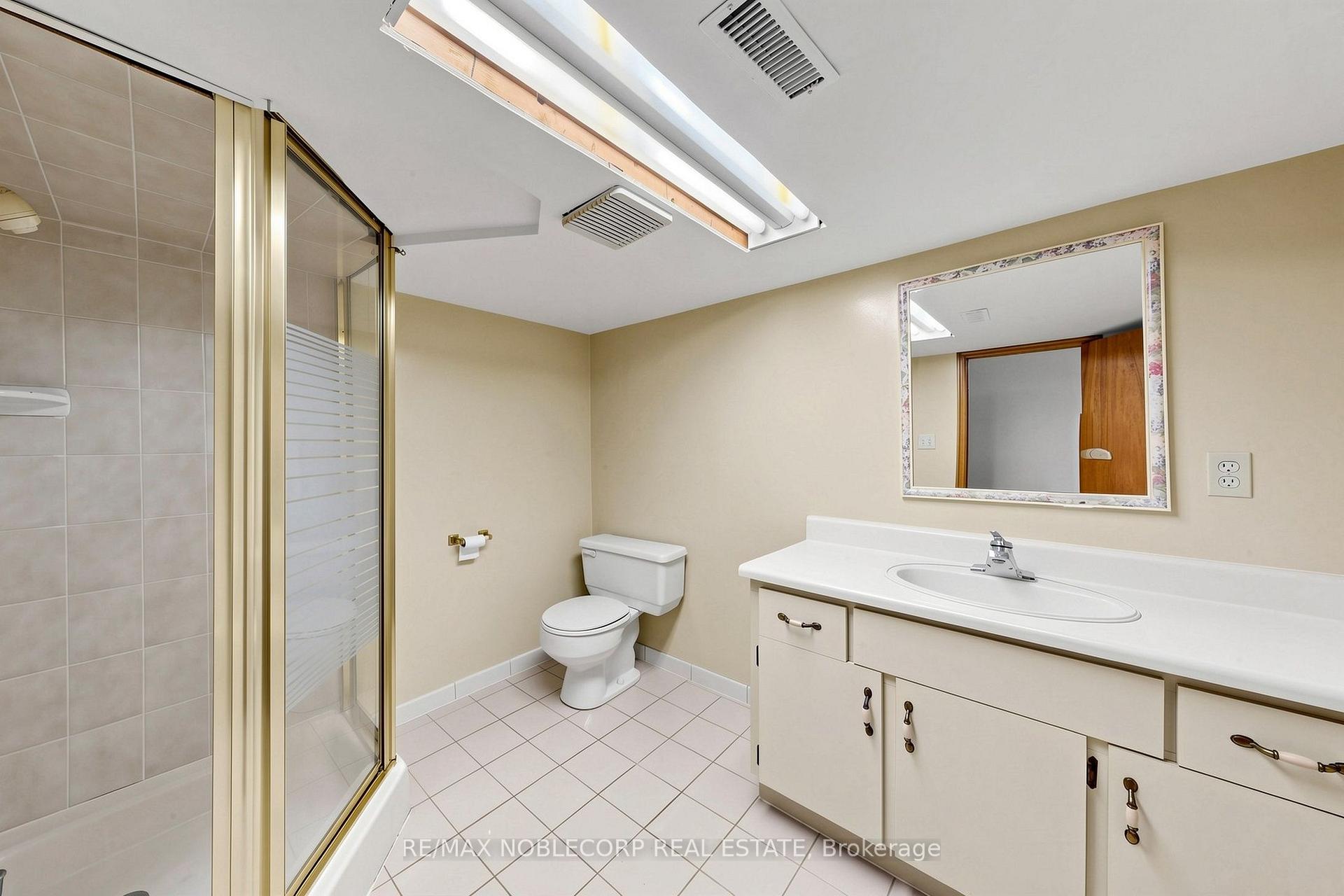 Photo 80 of 162 Venetian Crescent, Vaughan, East Woodbridge — HOMEH