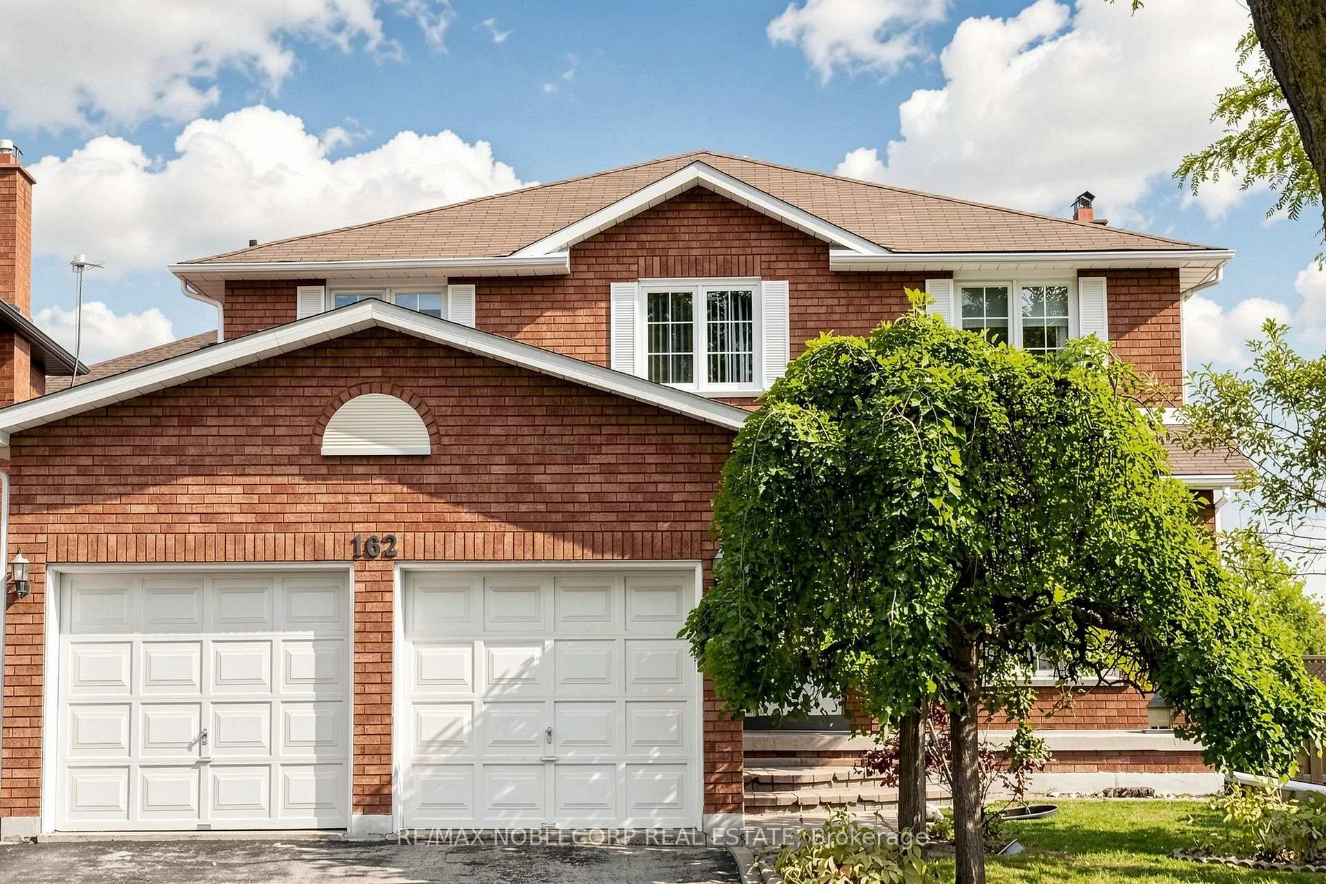 Photo 7 of 162 Venetian Crescent, Vaughan, East Woodbridge — HOMEH