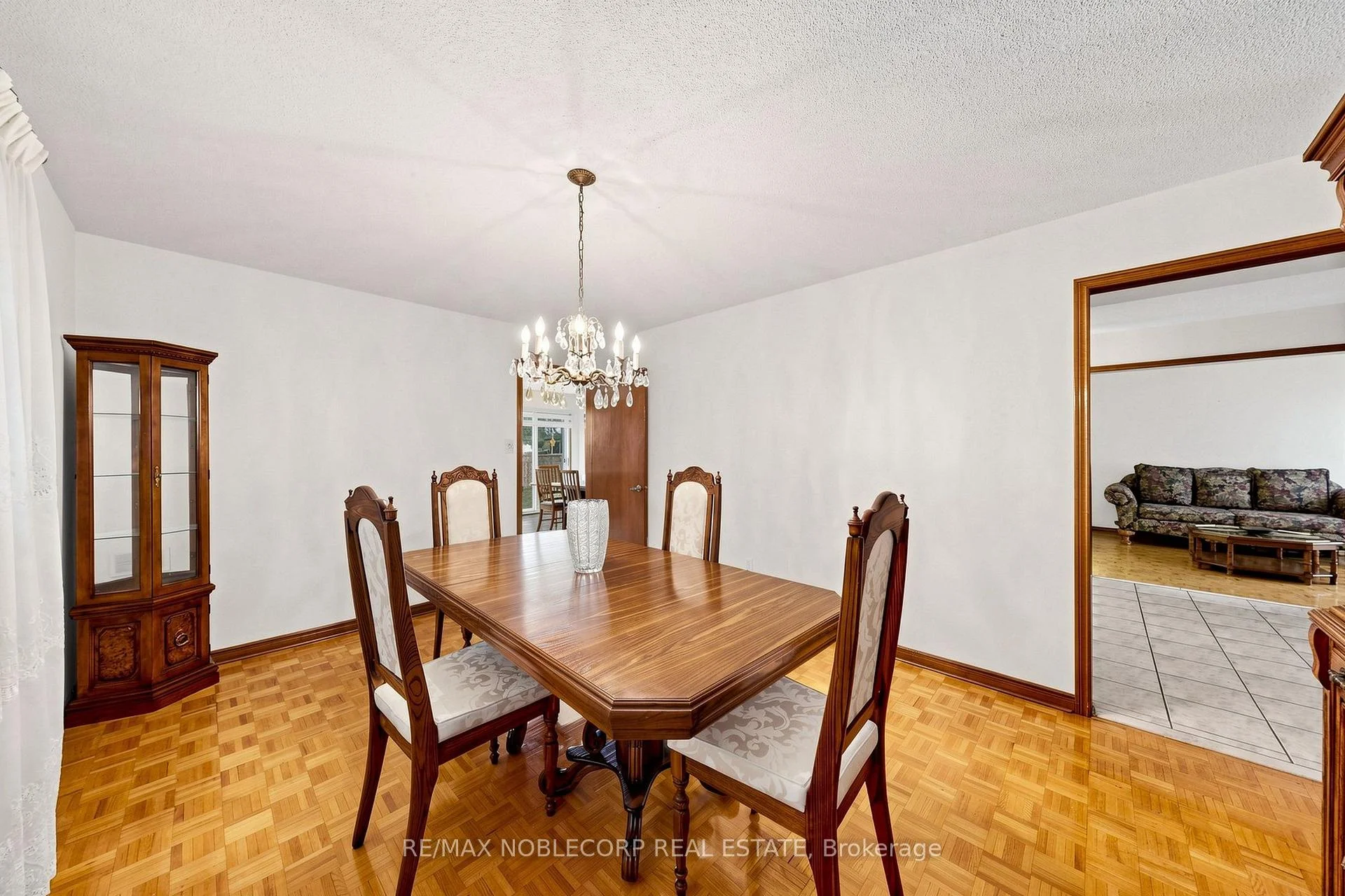 Photo 14 of 162 Venetian Crescent, Vaughan, East Woodbridge — HOMEH