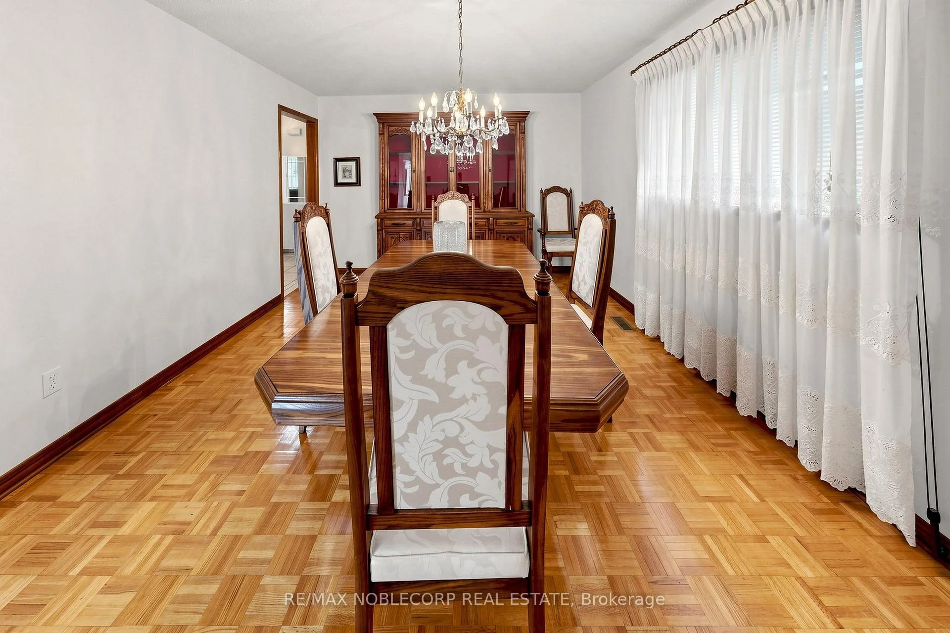 Photo 22 of 162 Venetian Crescent, Vaughan, East Woodbridge — HOMEH