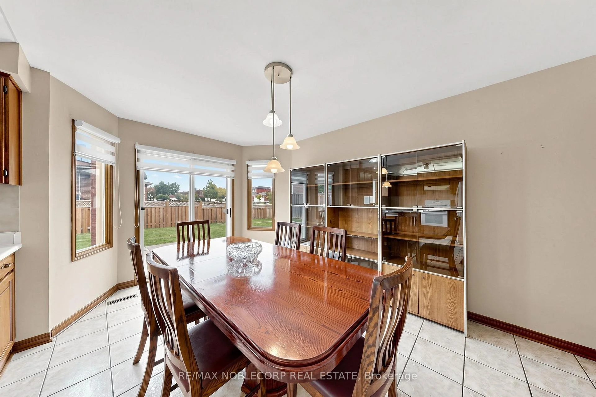 Photo 35 of 162 Venetian Crescent, Vaughan, East Woodbridge — HOMEH
