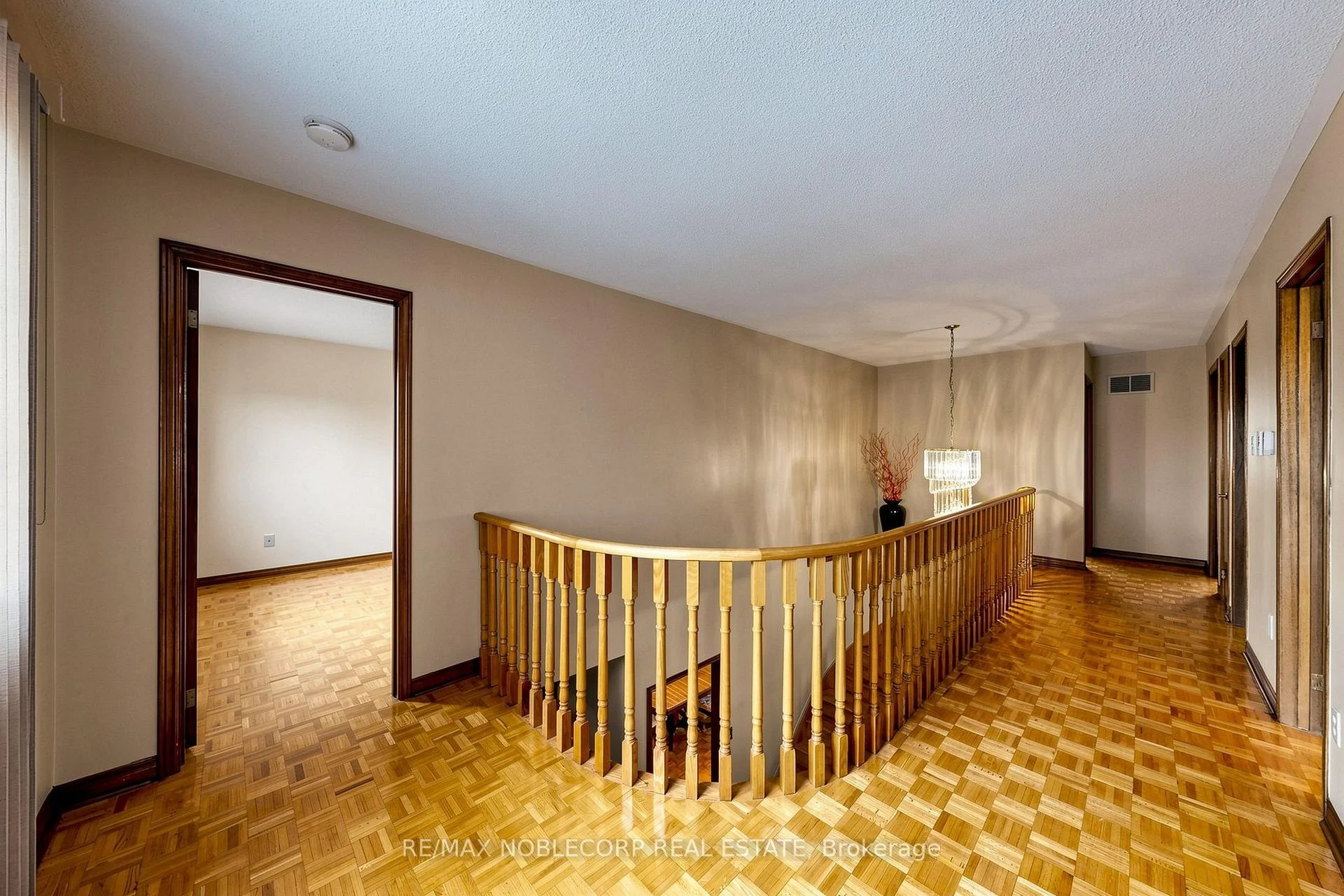 Photo 46 of 162 Venetian Crescent, Vaughan, East Woodbridge — HOMEH