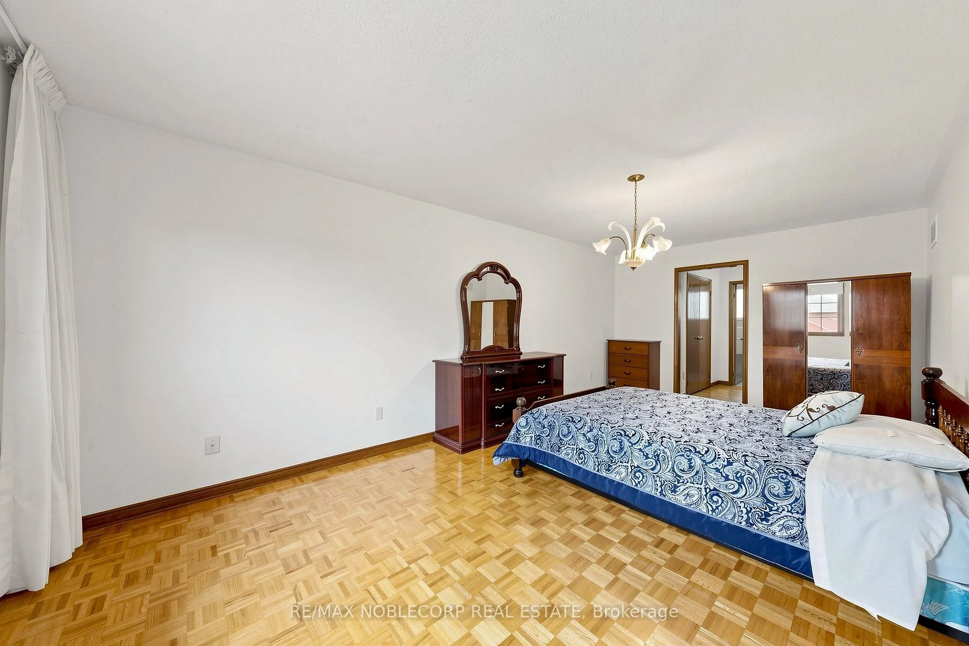 Photo 49 of 162 Venetian Crescent, Vaughan, East Woodbridge — HOMEH