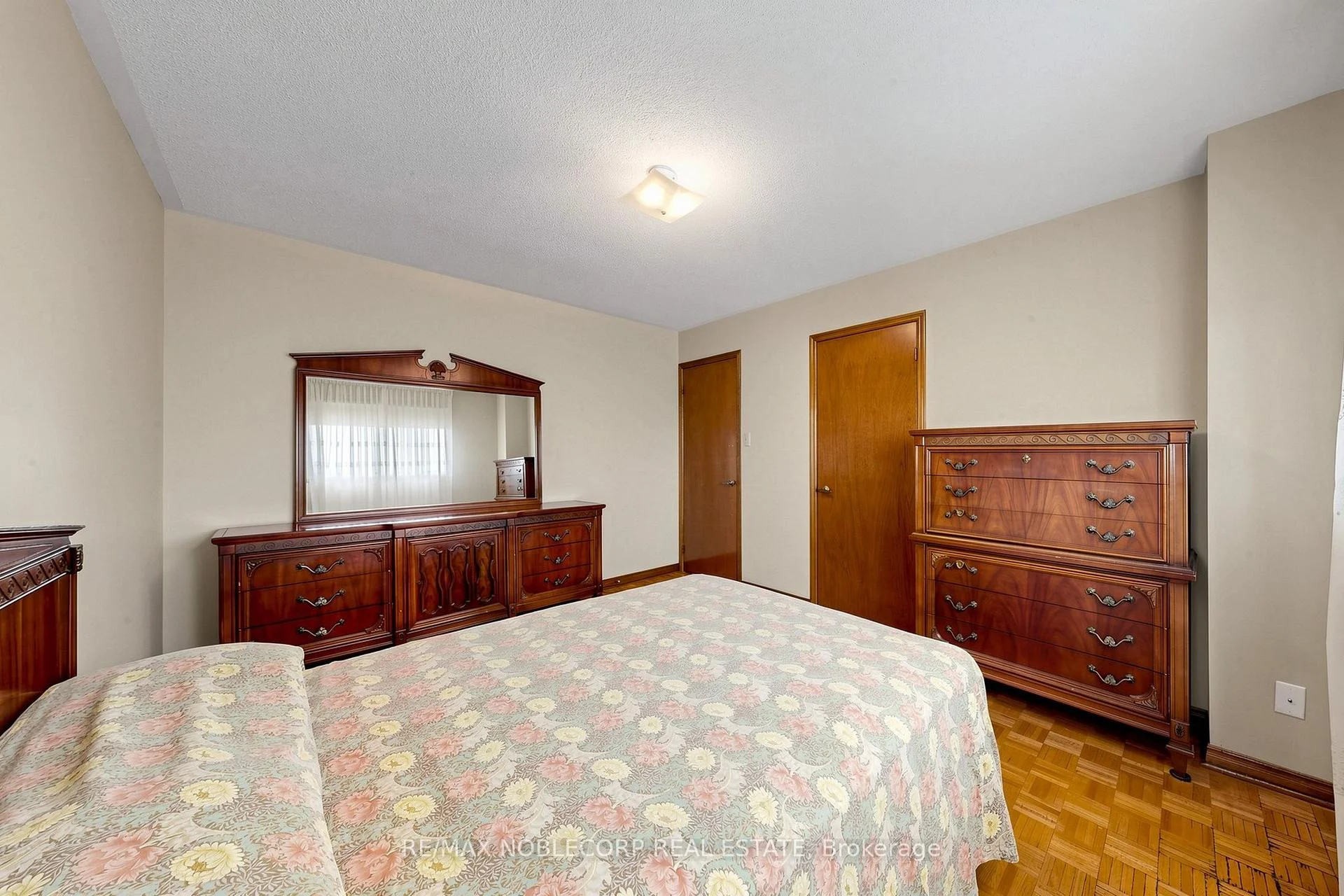 Photo 52 of 162 Venetian Crescent, Vaughan, East Woodbridge — HOMEH