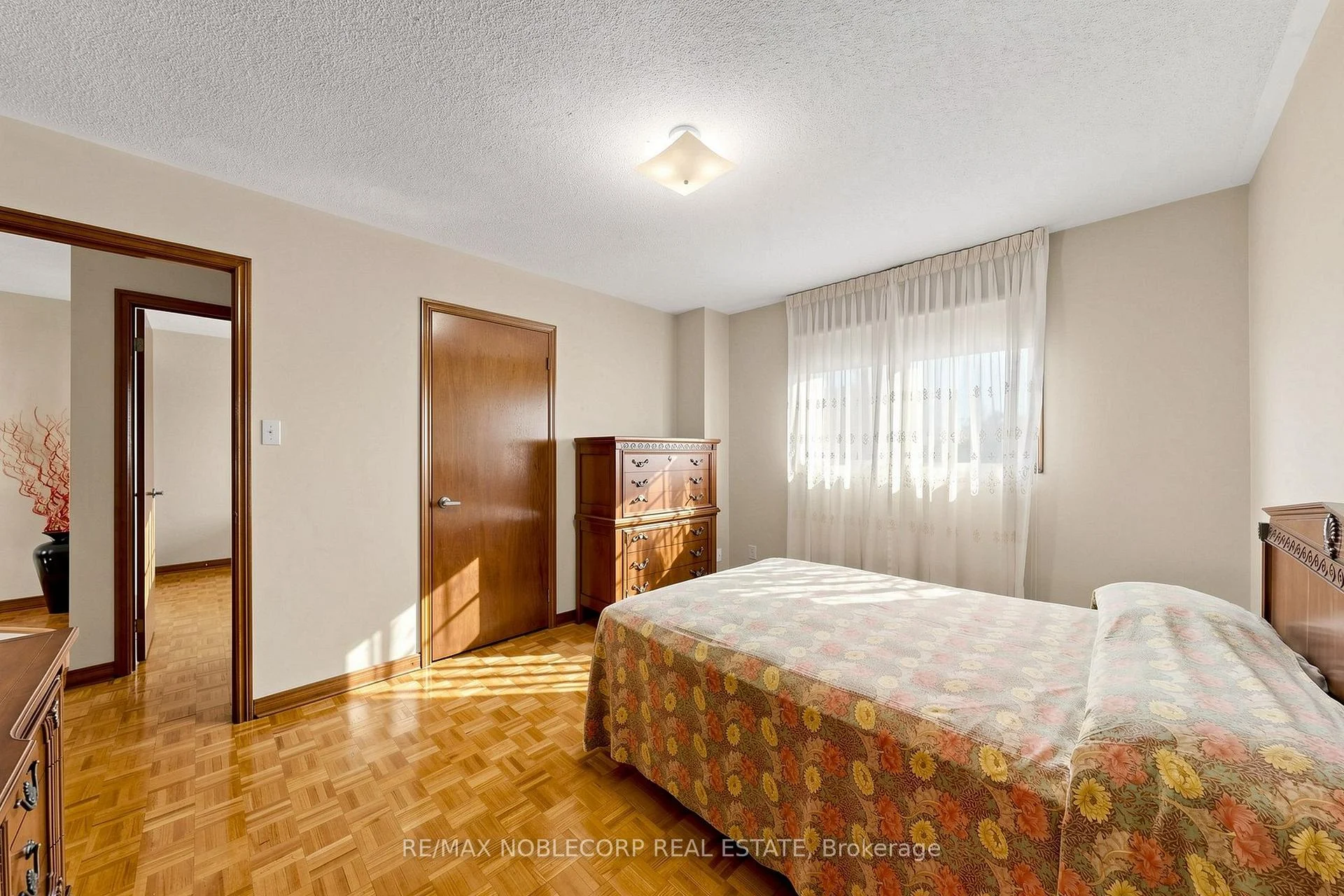 Photo 56 of 162 Venetian Crescent, Vaughan, East Woodbridge — HOMEH