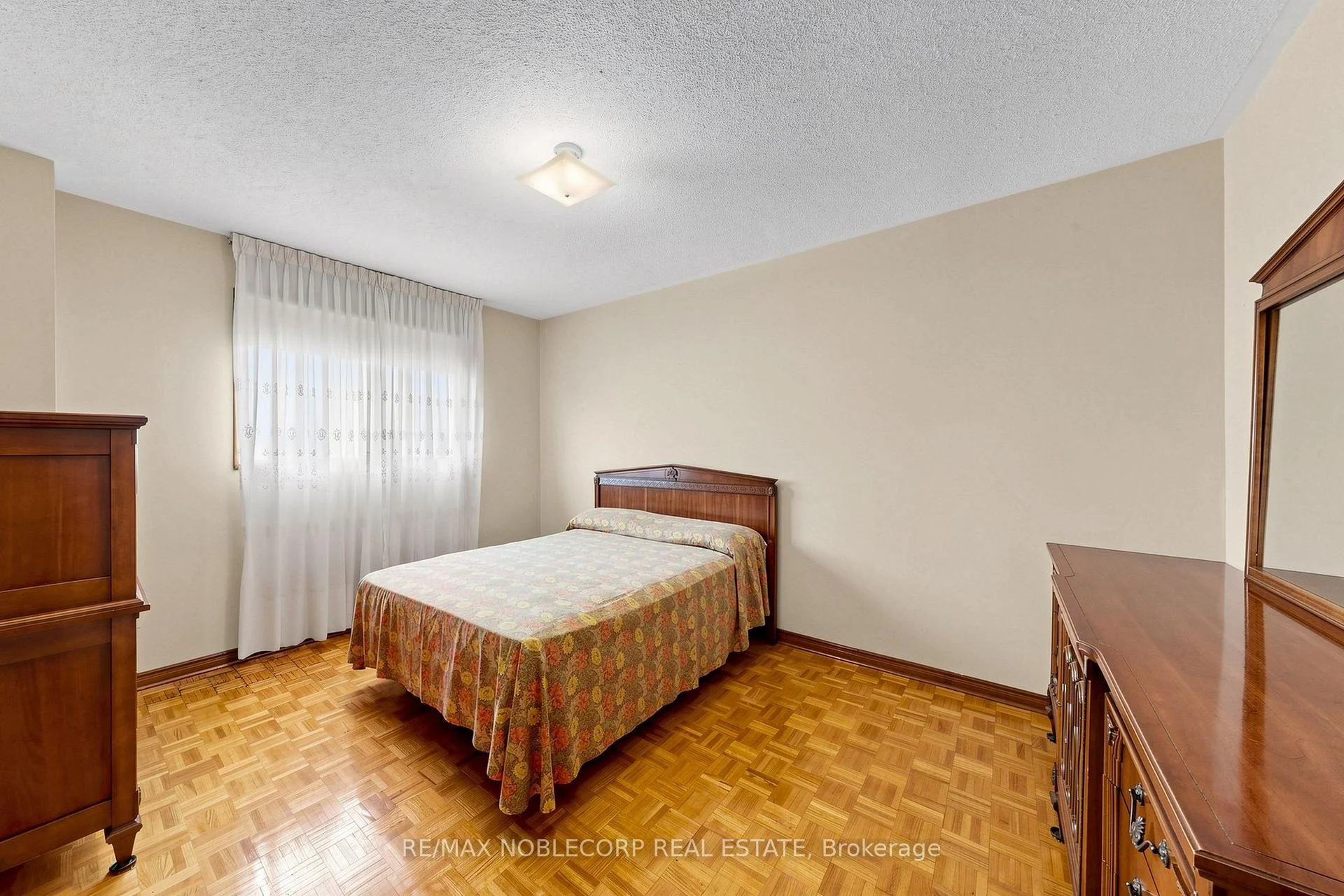 Photo 65 of 162 Venetian Crescent, Vaughan, East Woodbridge — HOMEH