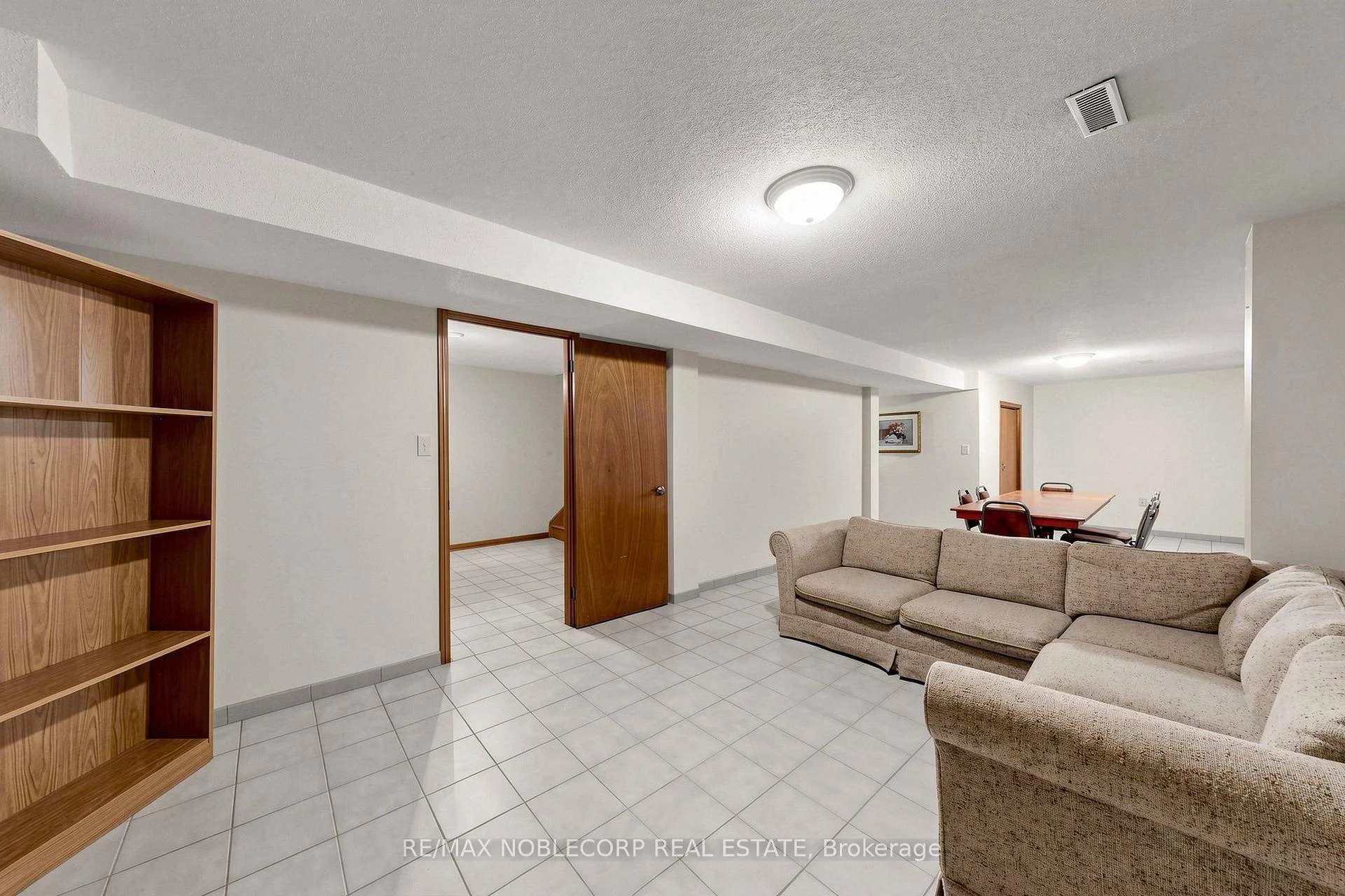 Photo 69 of 162 Venetian Crescent, Vaughan, East Woodbridge — HOMEH