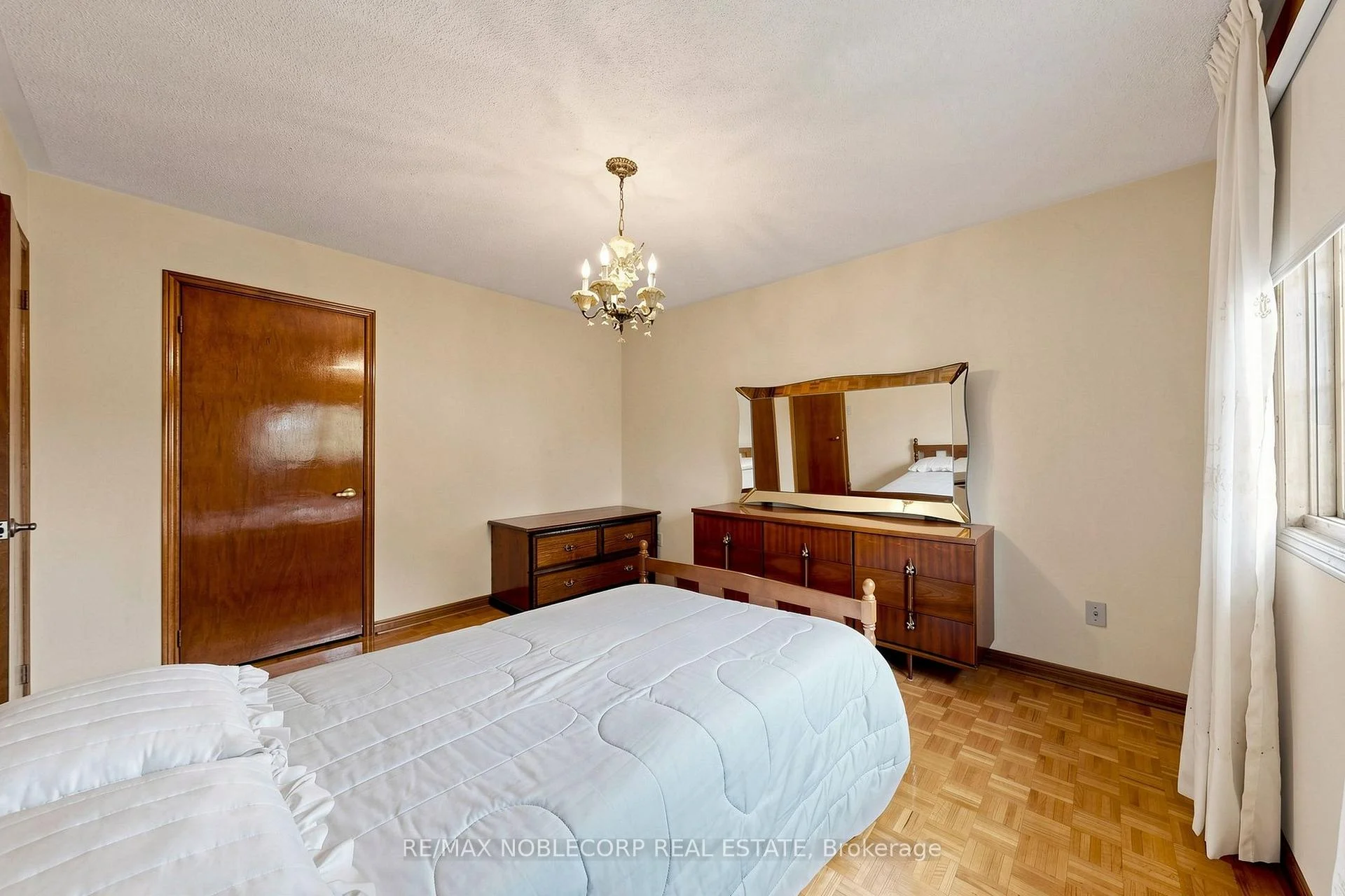 Photo 92 of 162 Venetian Crescent, Vaughan, East Woodbridge — HOMEH
