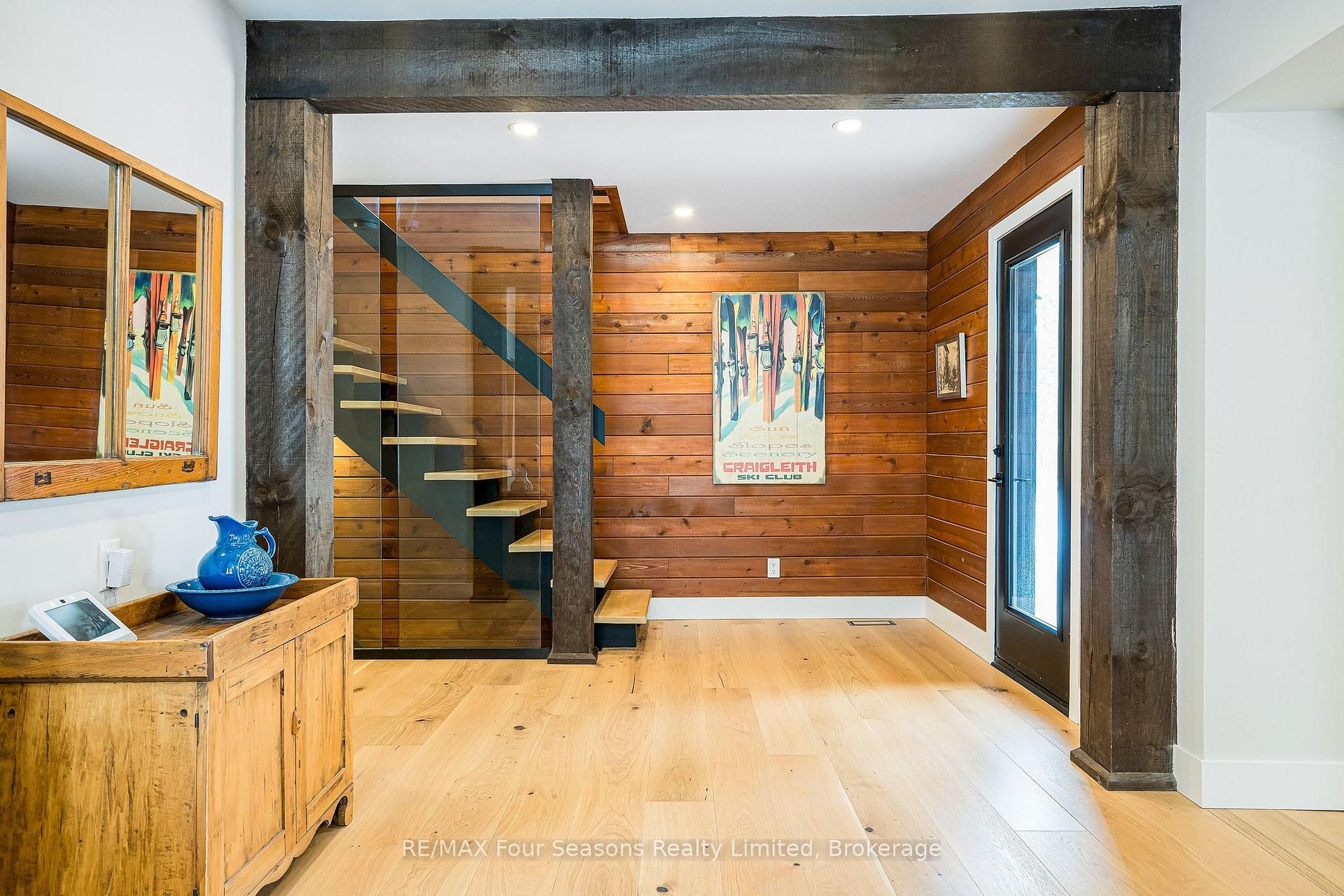 Photo 3 of 131 Chamonix Crescent, Blue Mountains — HOMEH