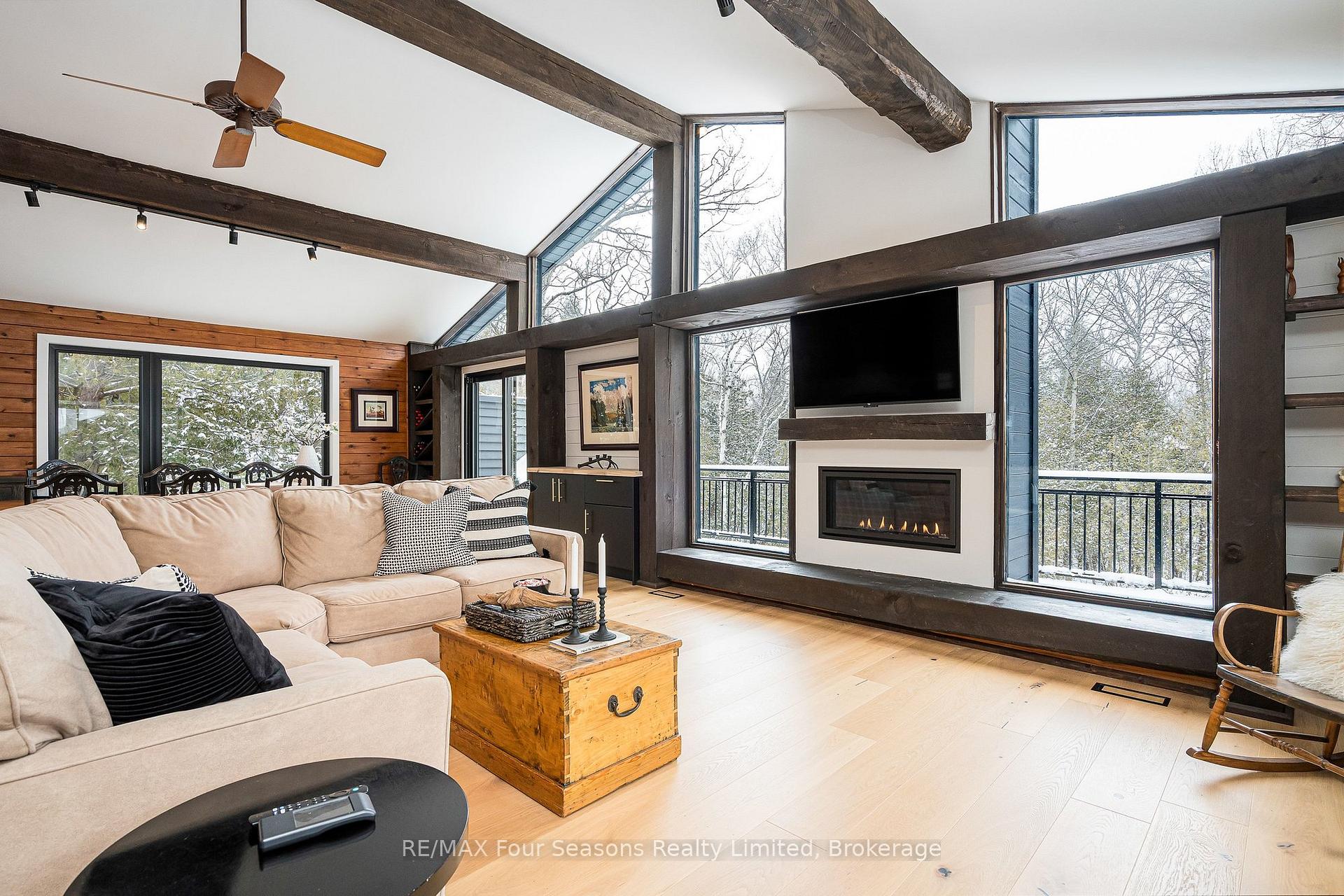 Photo 4 of 131 Chamonix Crescent, Blue Mountains — HOMEH