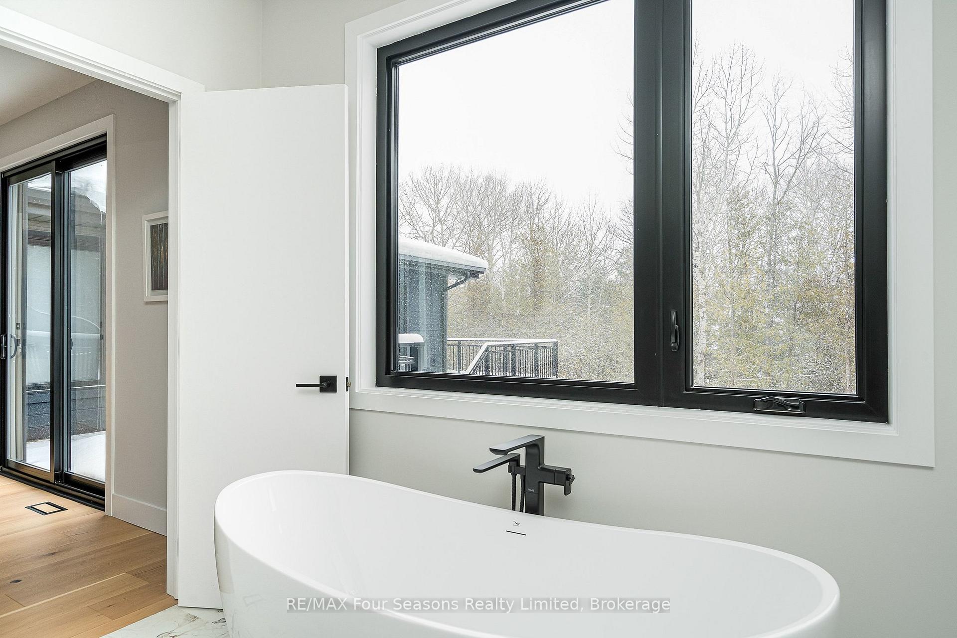 Photo 19 of 131 Chamonix Crescent, Blue Mountains — HOMEH