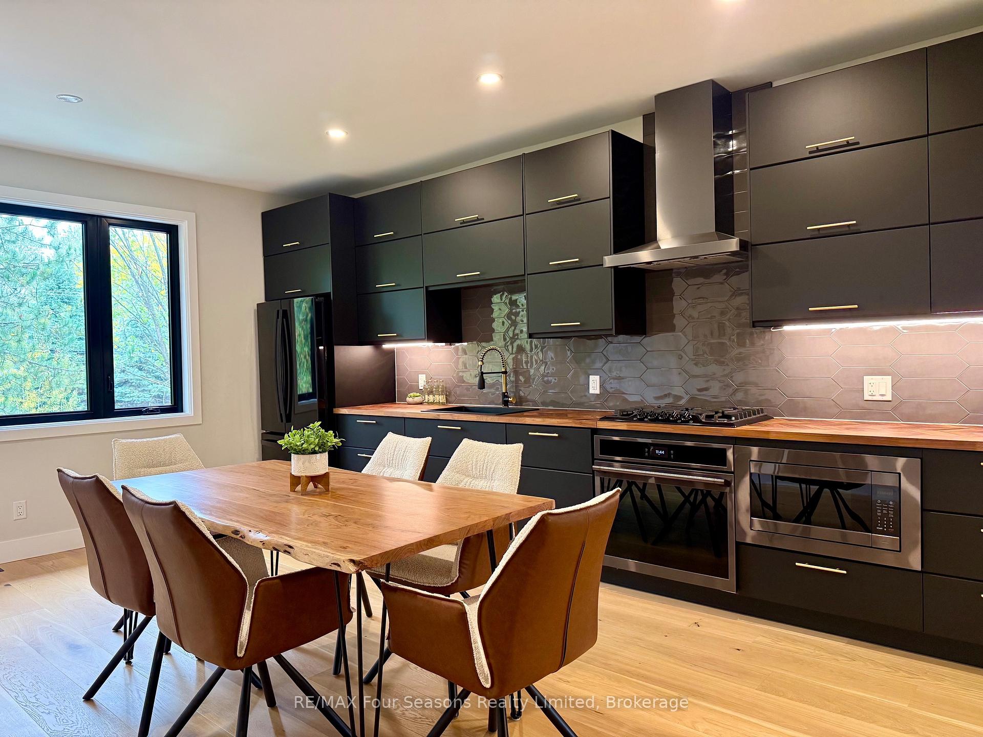 Photo 20 of 131 Chamonix Crescent, Blue Mountains — HOMEH