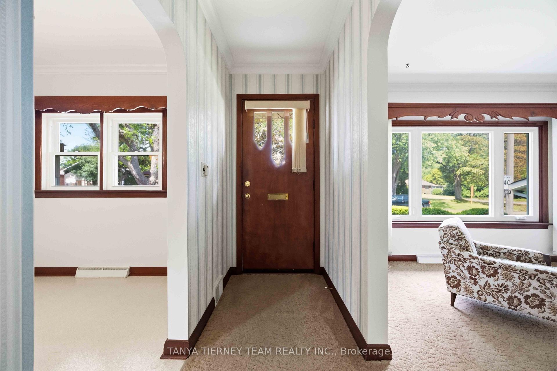 Photo 5 of 285 Muriel Avenue, Oshawa, McLaughlin — HOMEH