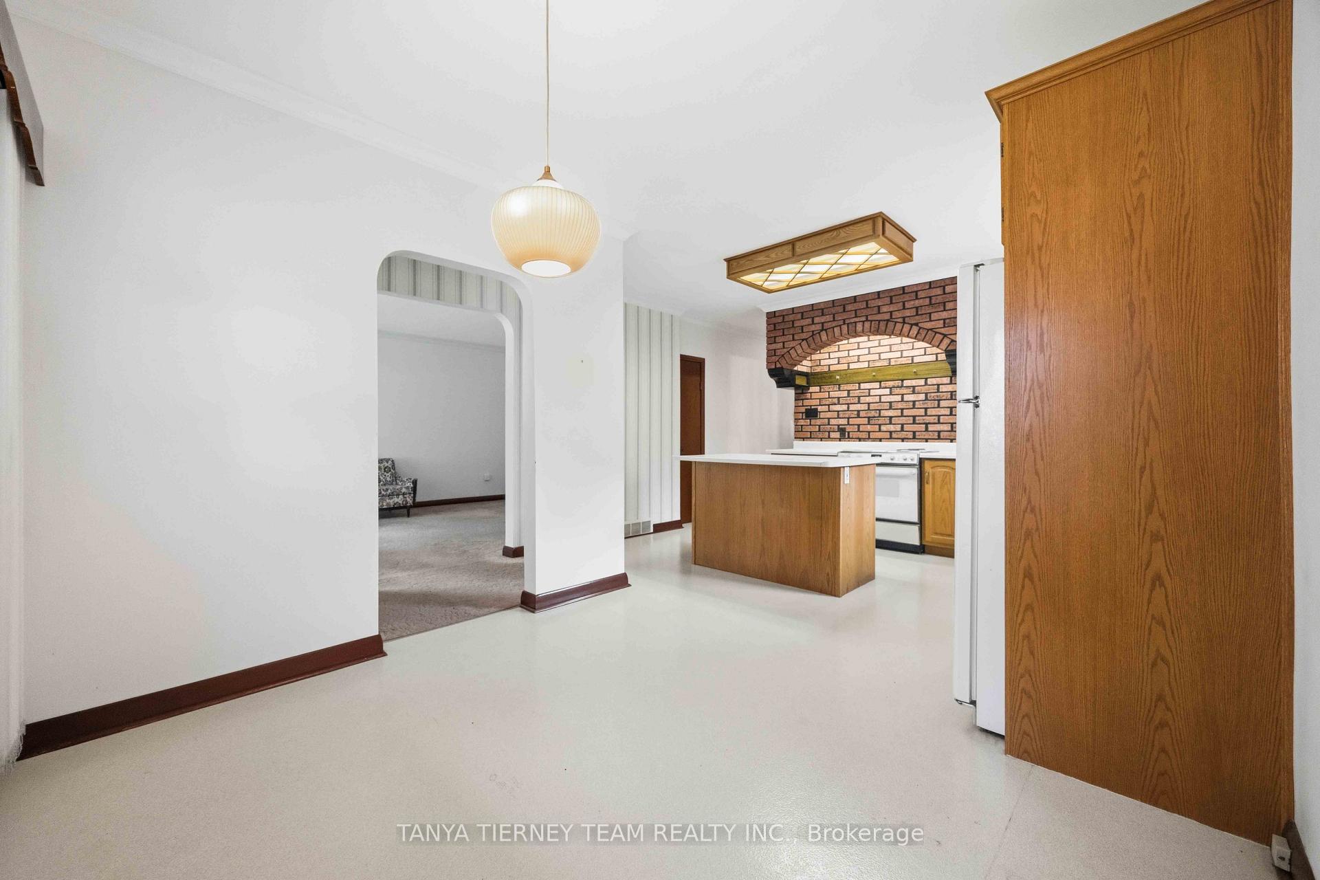 Photo 11 of 285 Muriel Avenue, Oshawa, McLaughlin — HOMEH