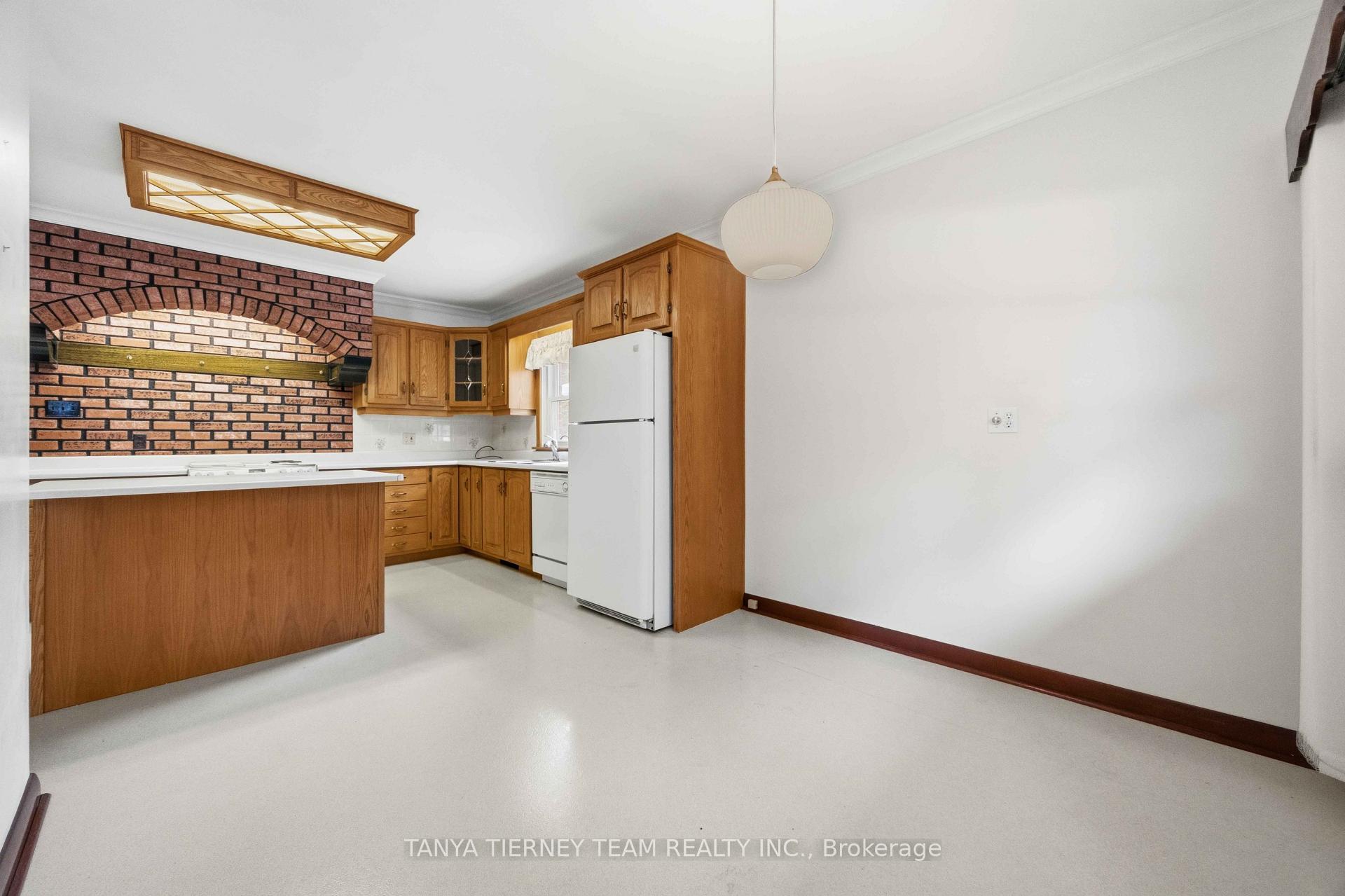 Photo 12 of 285 Muriel Avenue, Oshawa, McLaughlin — HOMEH