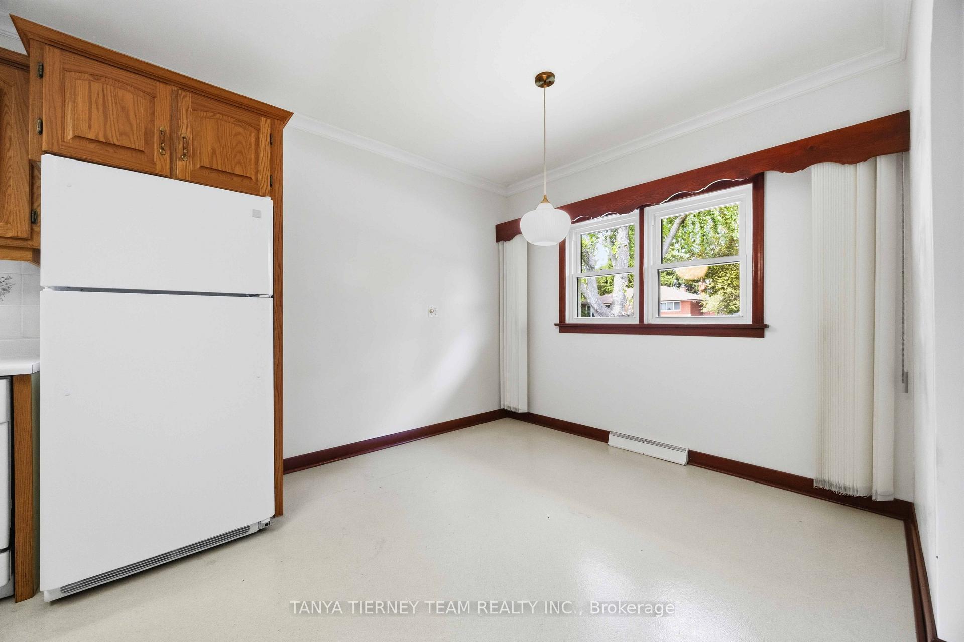 Photo 13 of 285 Muriel Avenue, Oshawa, McLaughlin — HOMEH