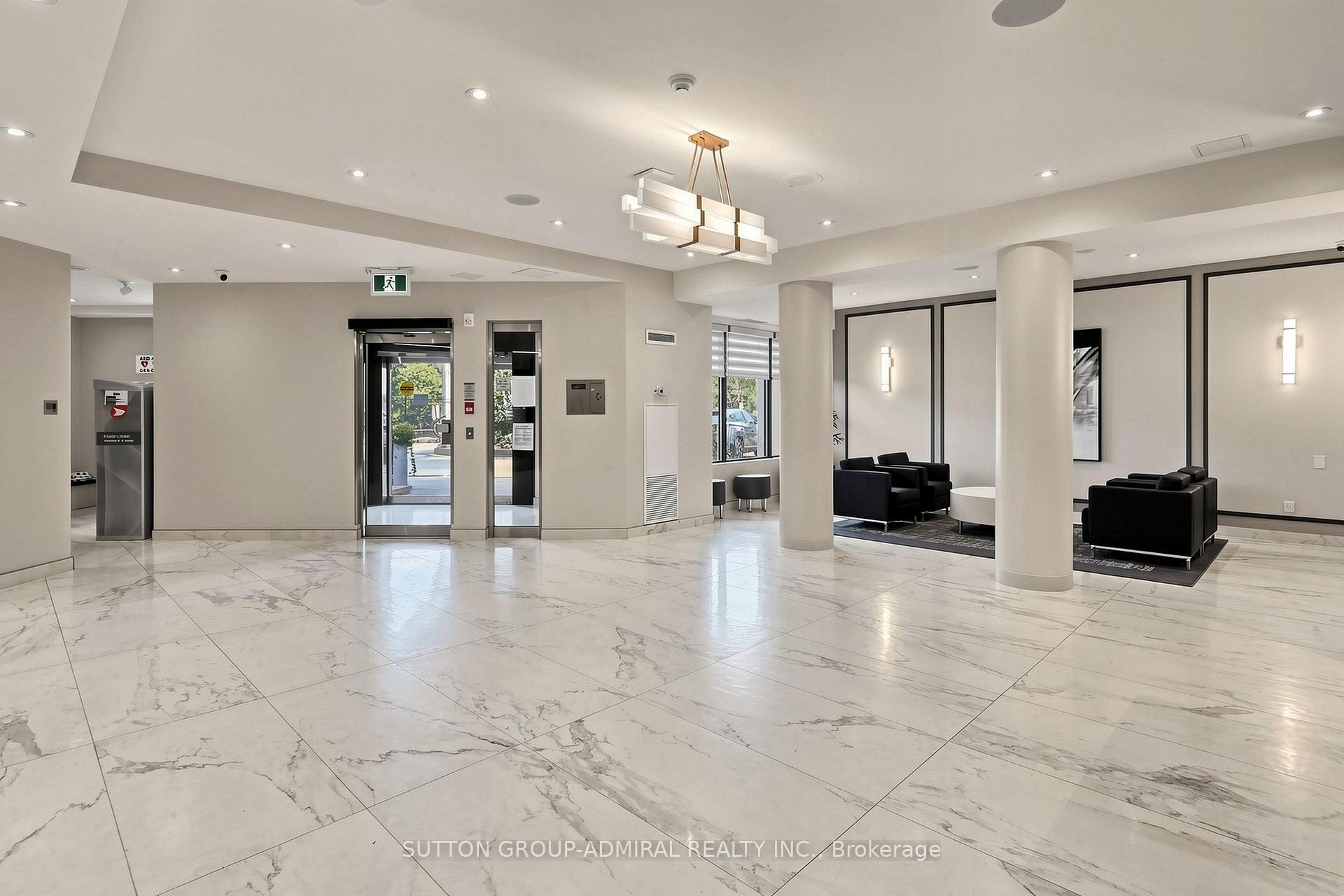 Photo 3 of Unit 806, 7460 Bathurst Street, Vaughan, Brownridge — HOMEH