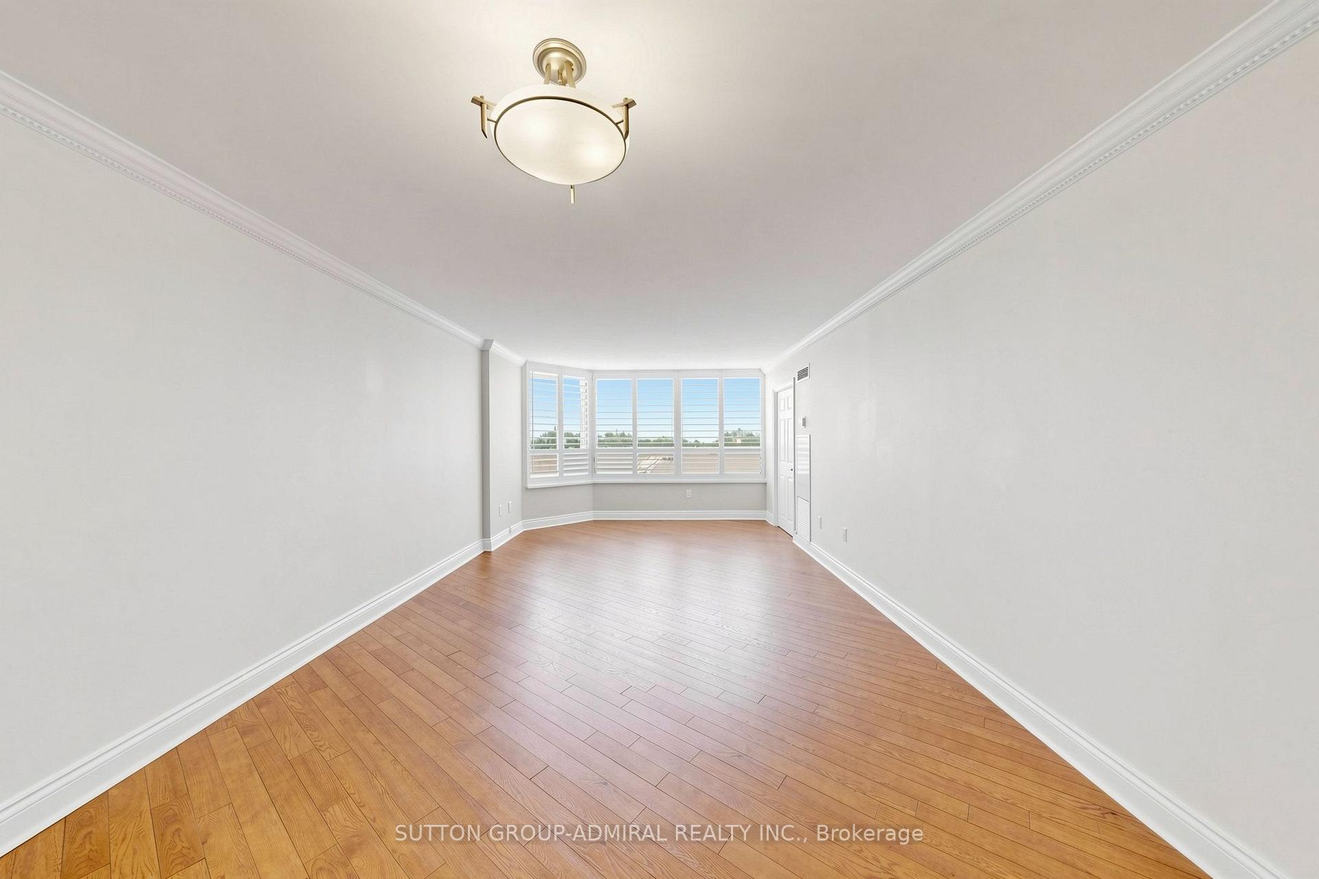 Photo 5 of Unit 806, 7460 Bathurst Street, Vaughan, Brownridge — HOMEH