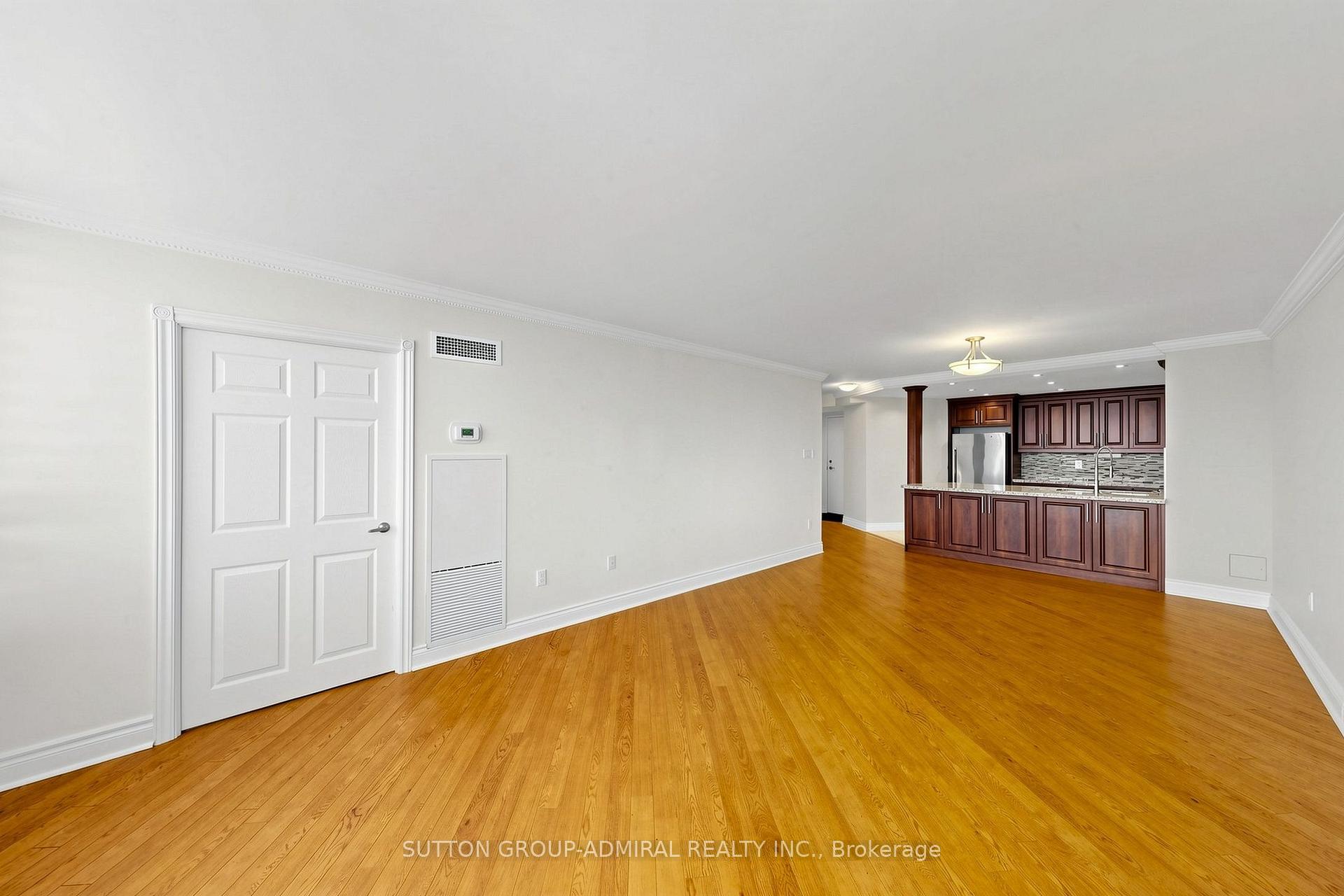 Photo 8 of Unit 806, 7460 Bathurst Street, Vaughan, Brownridge — HOMEH