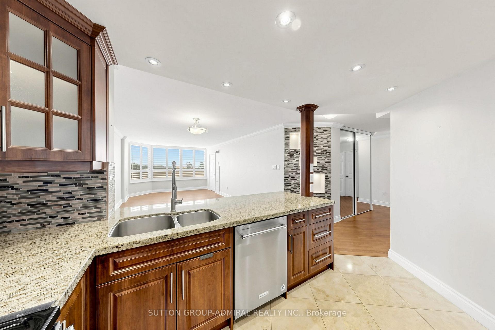 Photo 12 of Unit 806, 7460 Bathurst Street, Vaughan, Brownridge — HOMEH