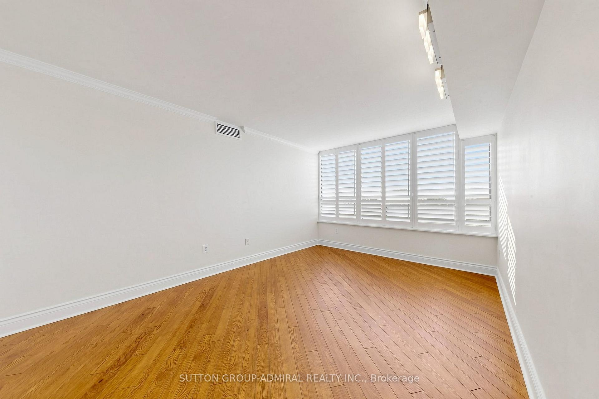 Photo 16 of Unit 806, 7460 Bathurst Street, Vaughan, Brownridge — HOMEH