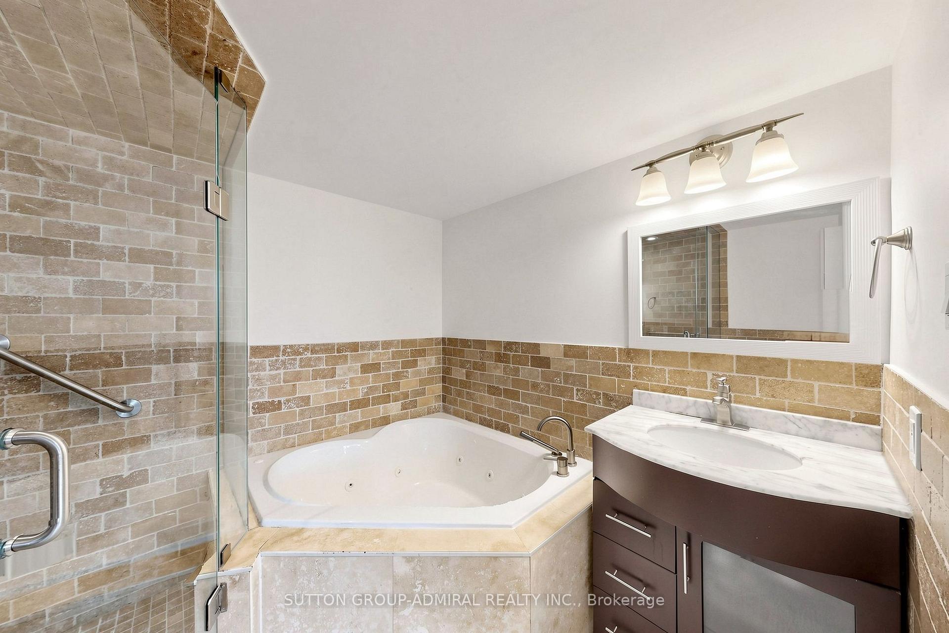 Photo 19 of Unit 806, 7460 Bathurst Street, Vaughan, Brownridge — HOMEH