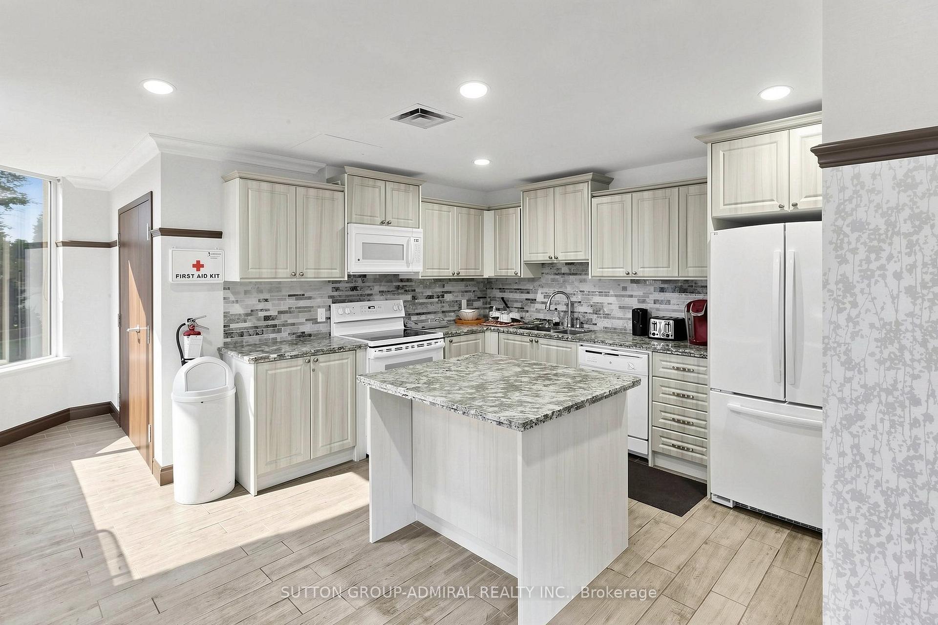 Photo 34 of Unit 806, 7460 Bathurst Street, Vaughan, Brownridge — HOMEH