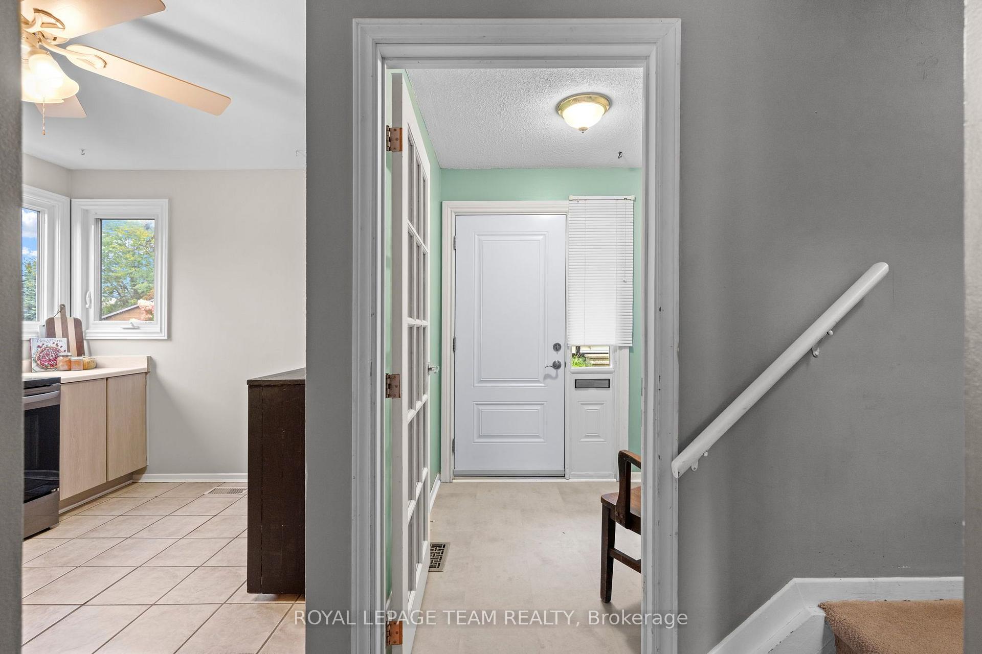 Photo 3 of 128 McClintock Way, Ottawa, Kanata - Katimavik — HOMEH