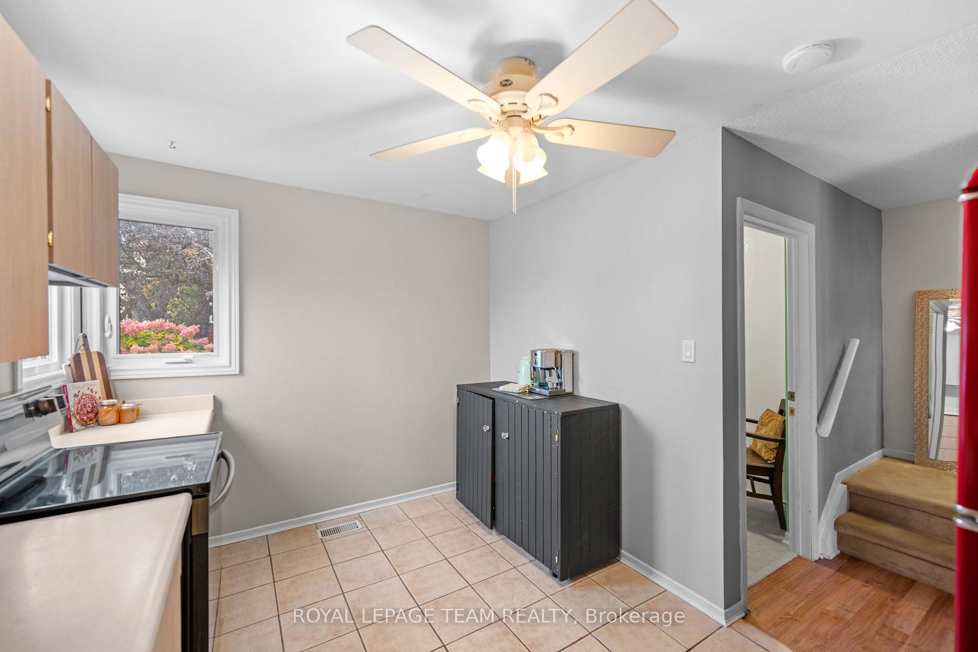 Photo 5 of 128 McClintock Way, Ottawa, Kanata - Katimavik — HOMEH