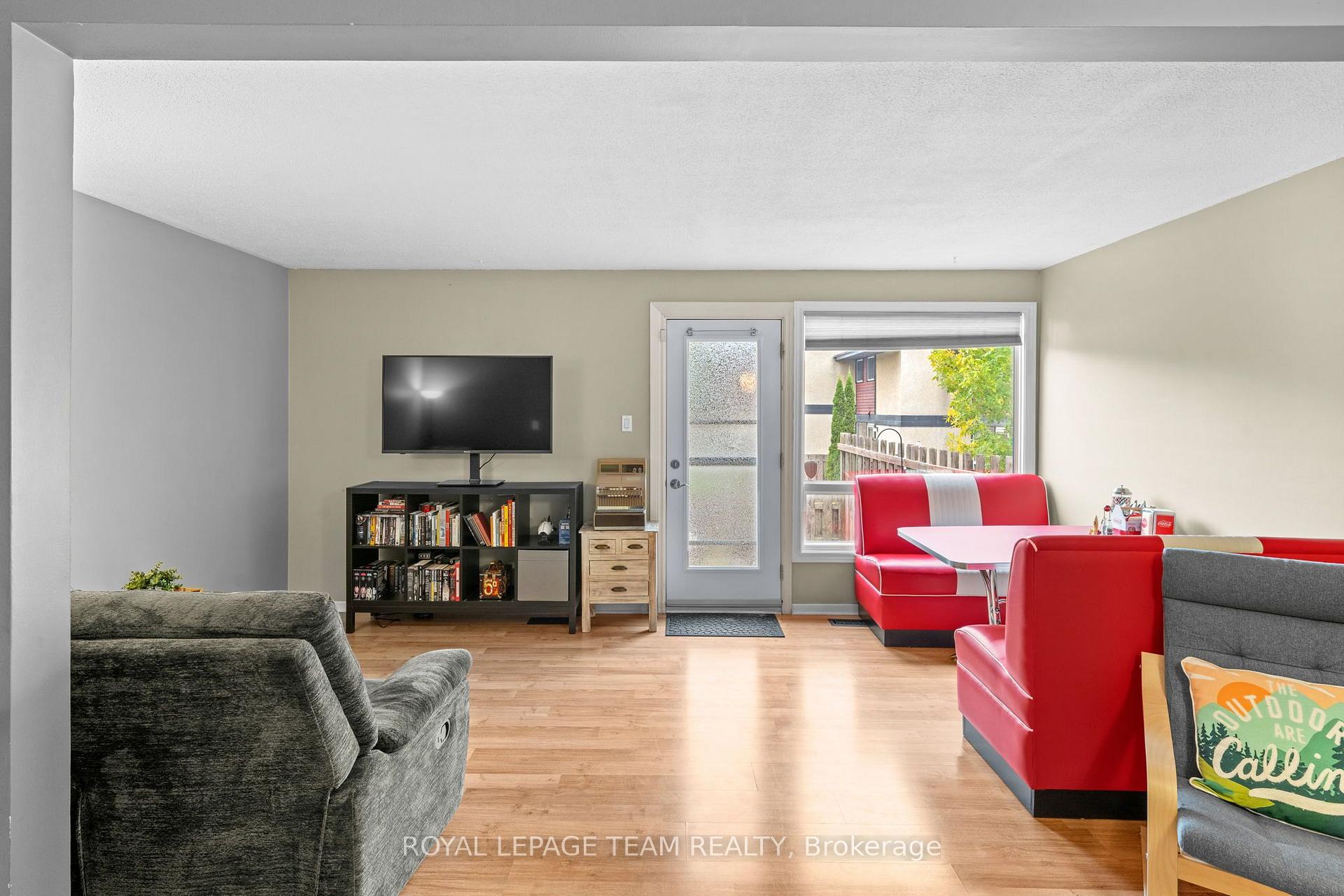 Photo 8 of 128 McClintock Way, Ottawa, Kanata - Katimavik — HOMEH